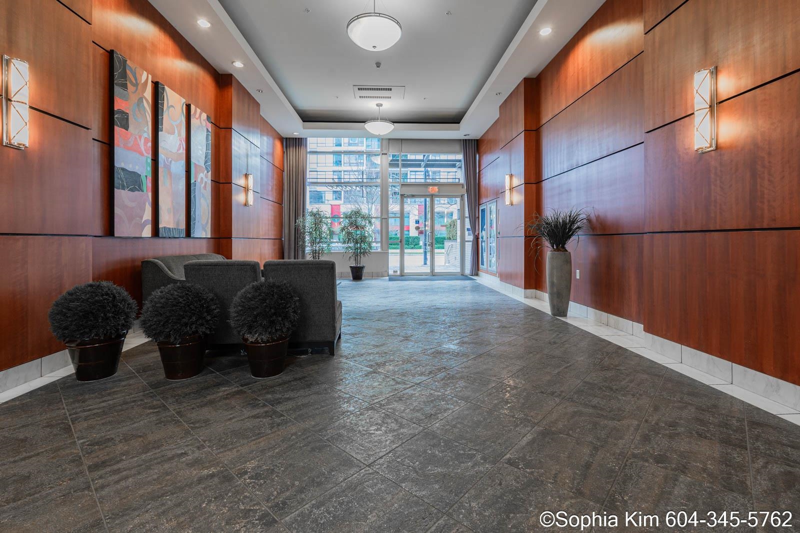 Listing image of 2004 188 E ESPLANADE