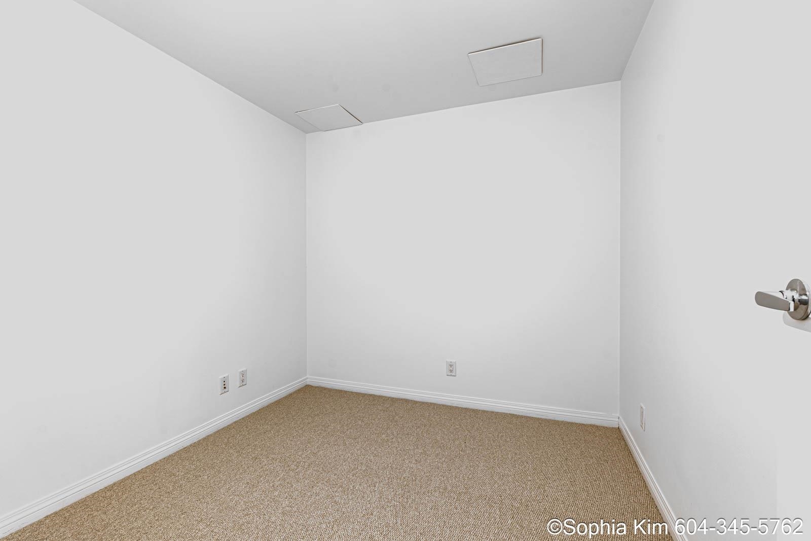 Listing image of 2004 188 E ESPLANADE
