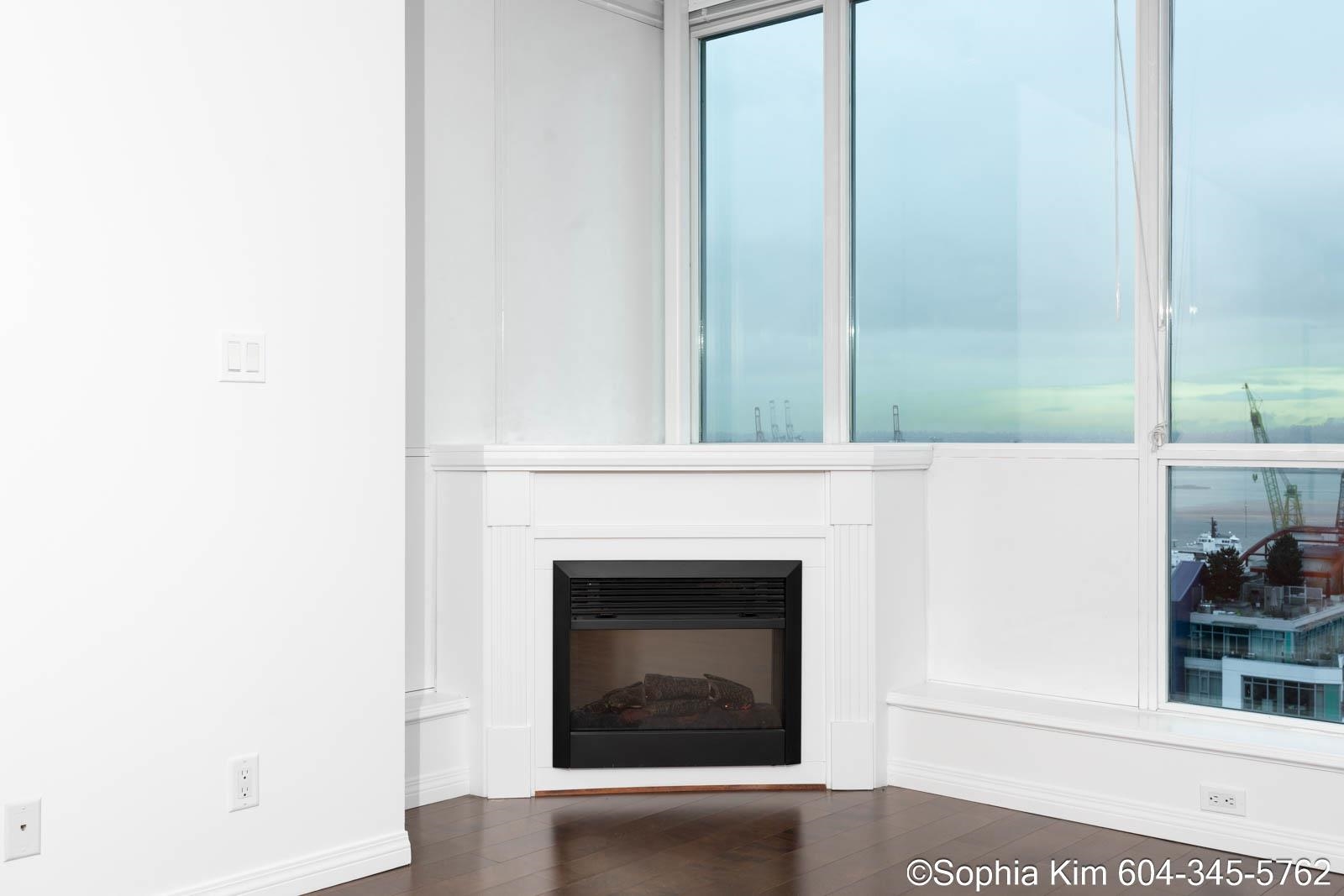 Listing image of 2004 188 E ESPLANADE