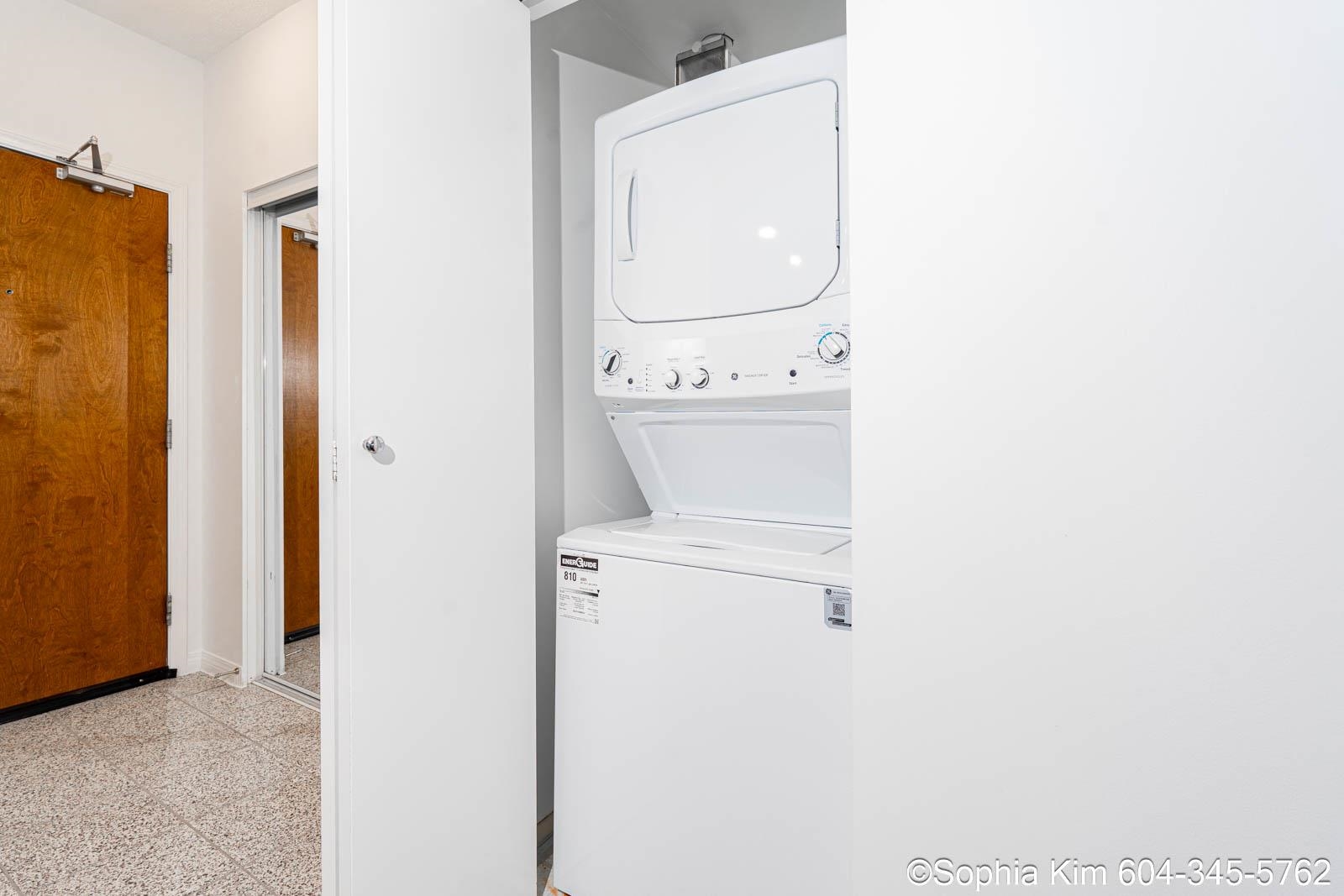 Listing image of 2004 188 E ESPLANADE