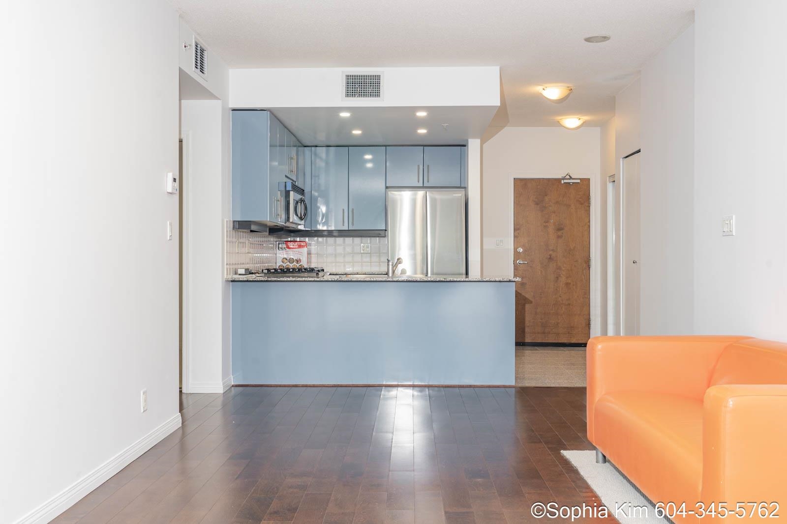 Listing image of 2004 188 E ESPLANADE