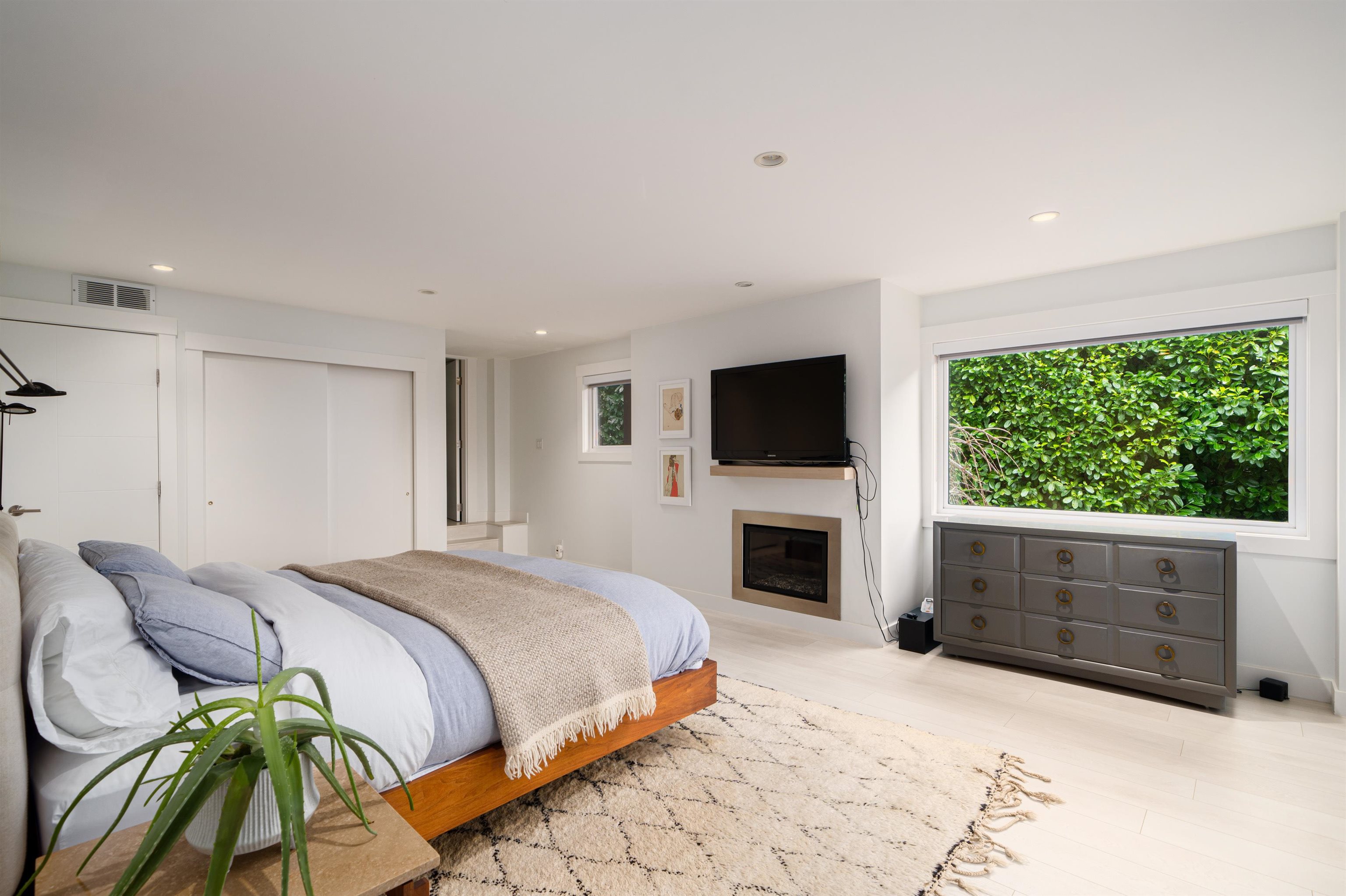 Listing image of 3757 ST PAULS AVENUE