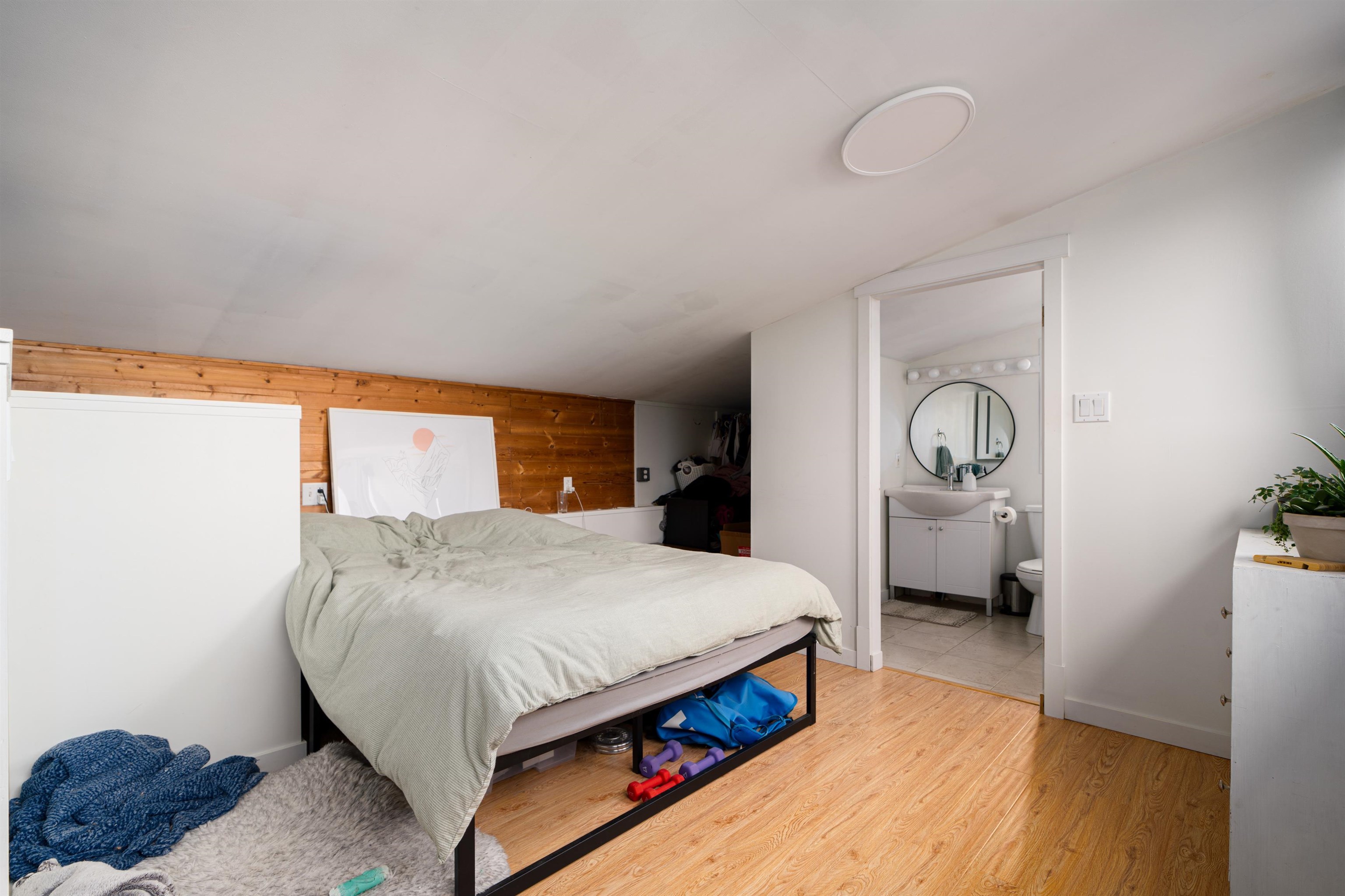 Listing image of 3757 ST PAULS AVENUE