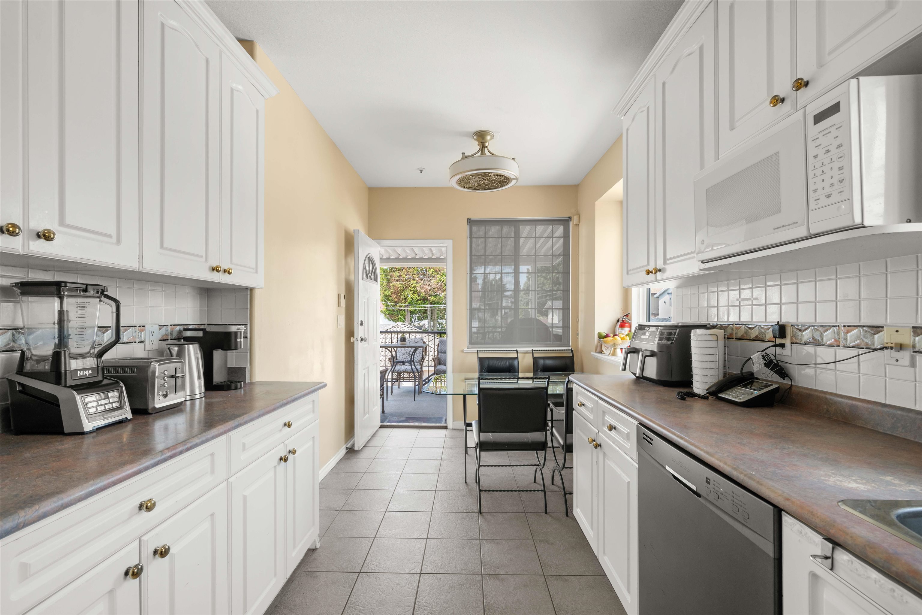 Listing image of 5323 DUMFRIES STREET