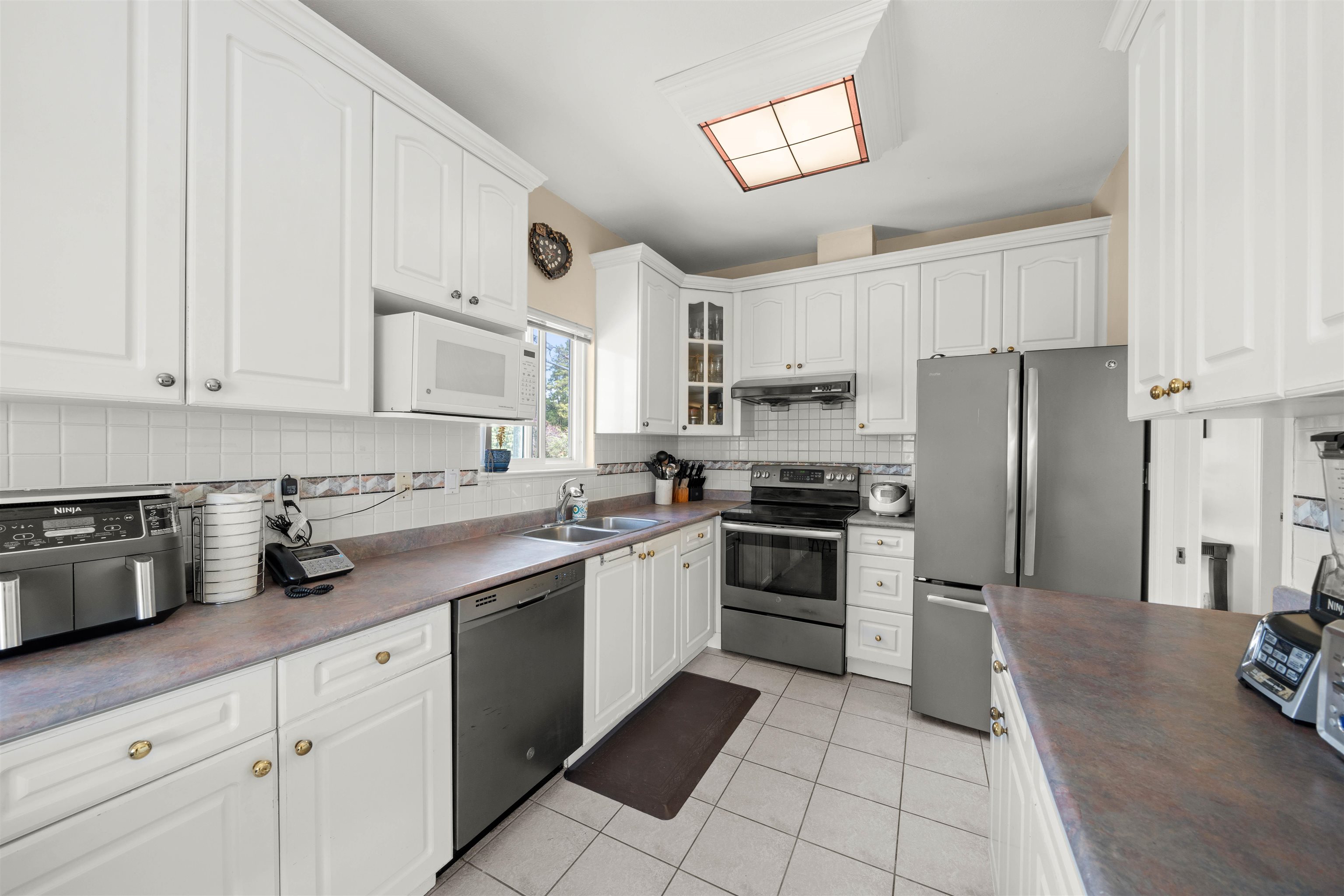 Listing image of 5323 DUMFRIES STREET