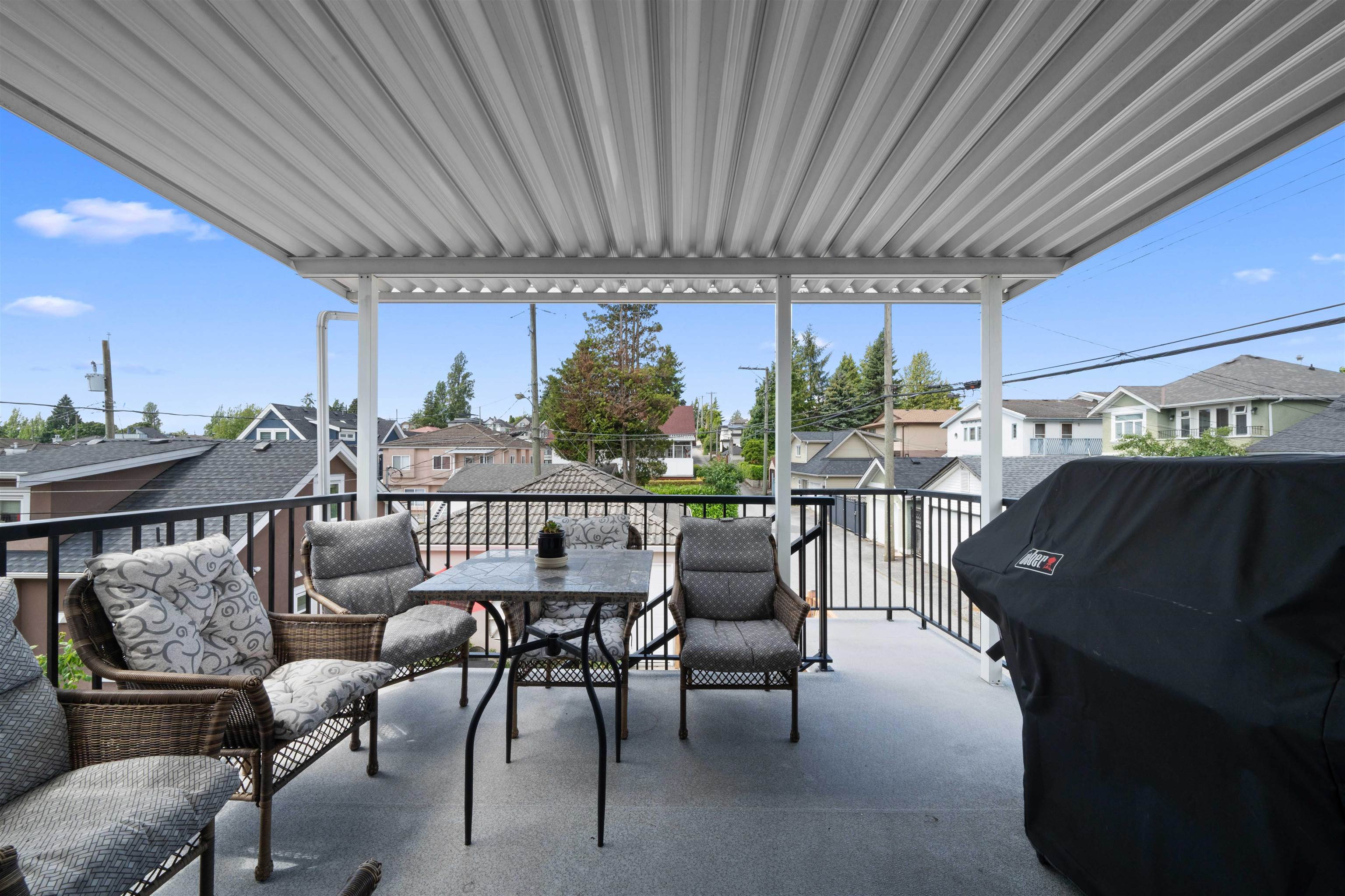 Listing image of 5323 DUMFRIES STREET