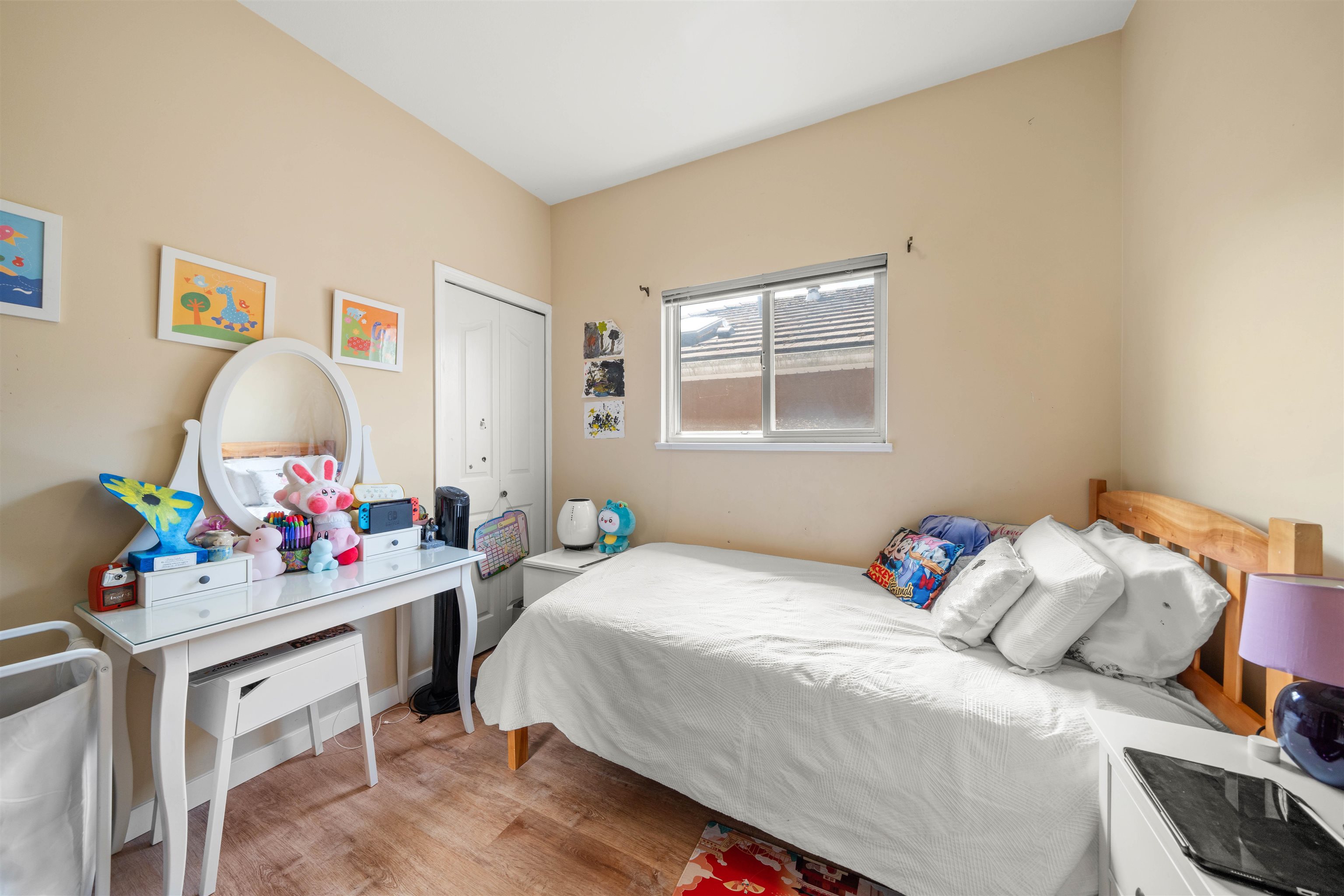 Listing image of 5323 DUMFRIES STREET