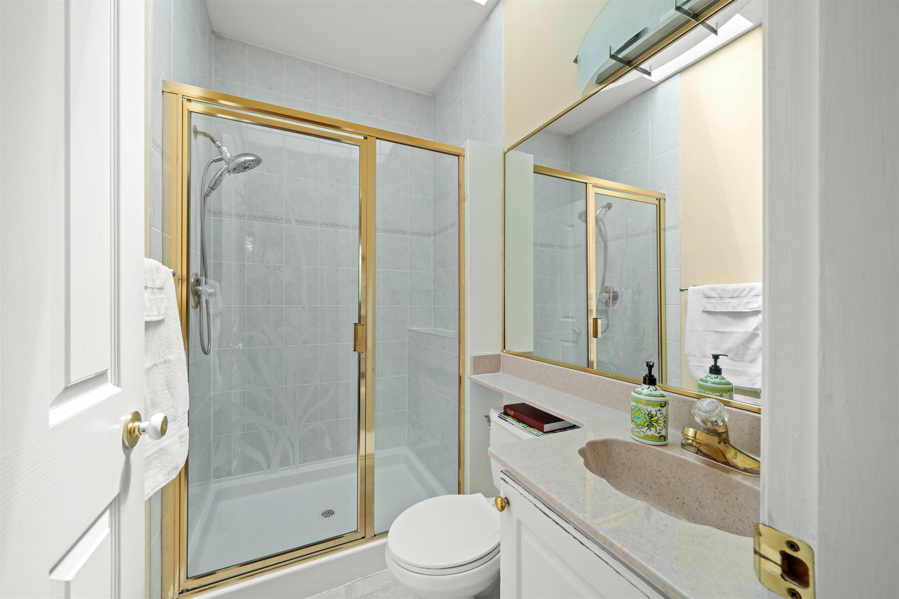 Listing image of 5323 DUMFRIES STREET