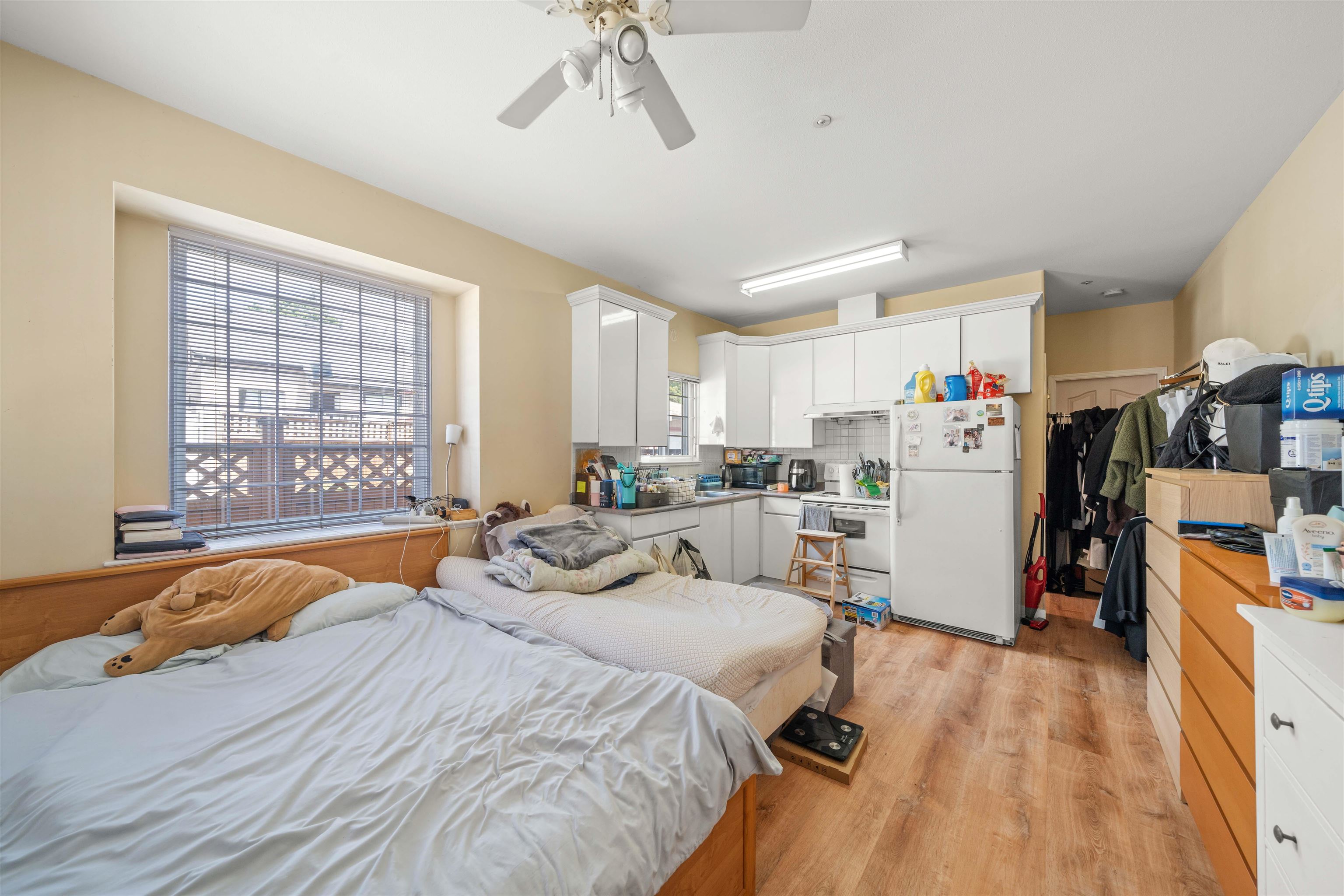 Listing image of 5323 DUMFRIES STREET
