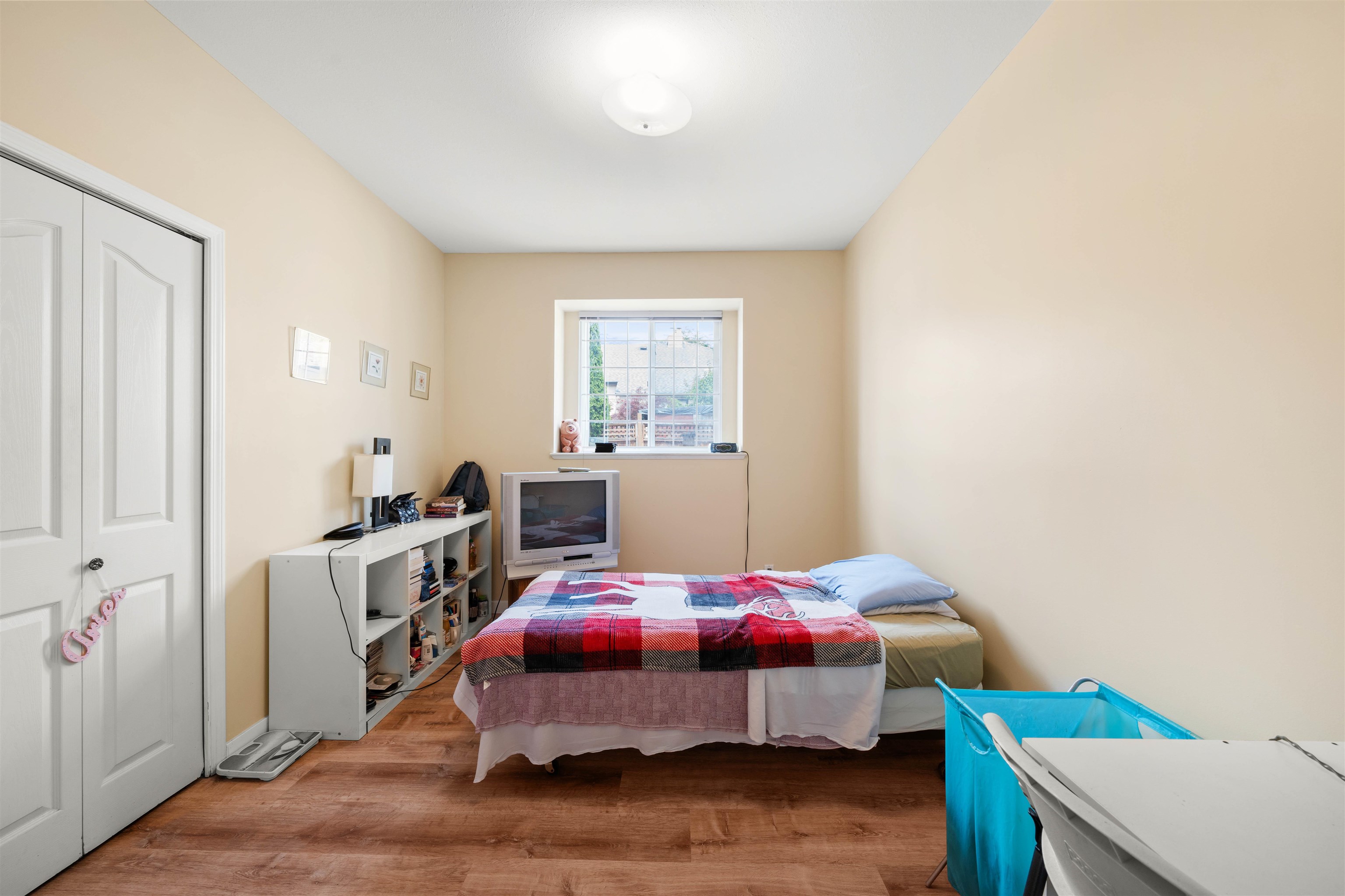 Listing image of 5323 DUMFRIES STREET