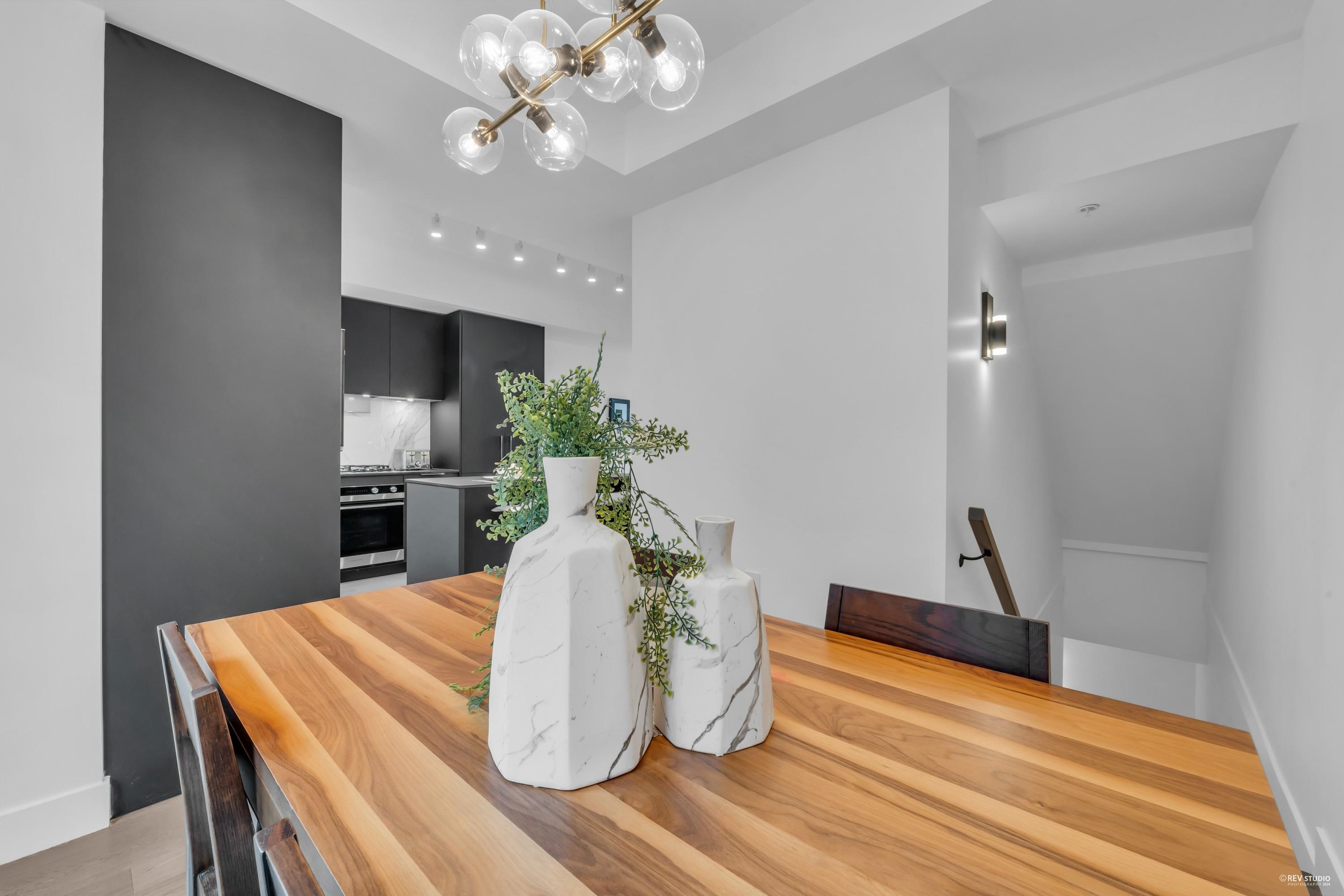 Listing image of 118 2070 CURLING ROAD