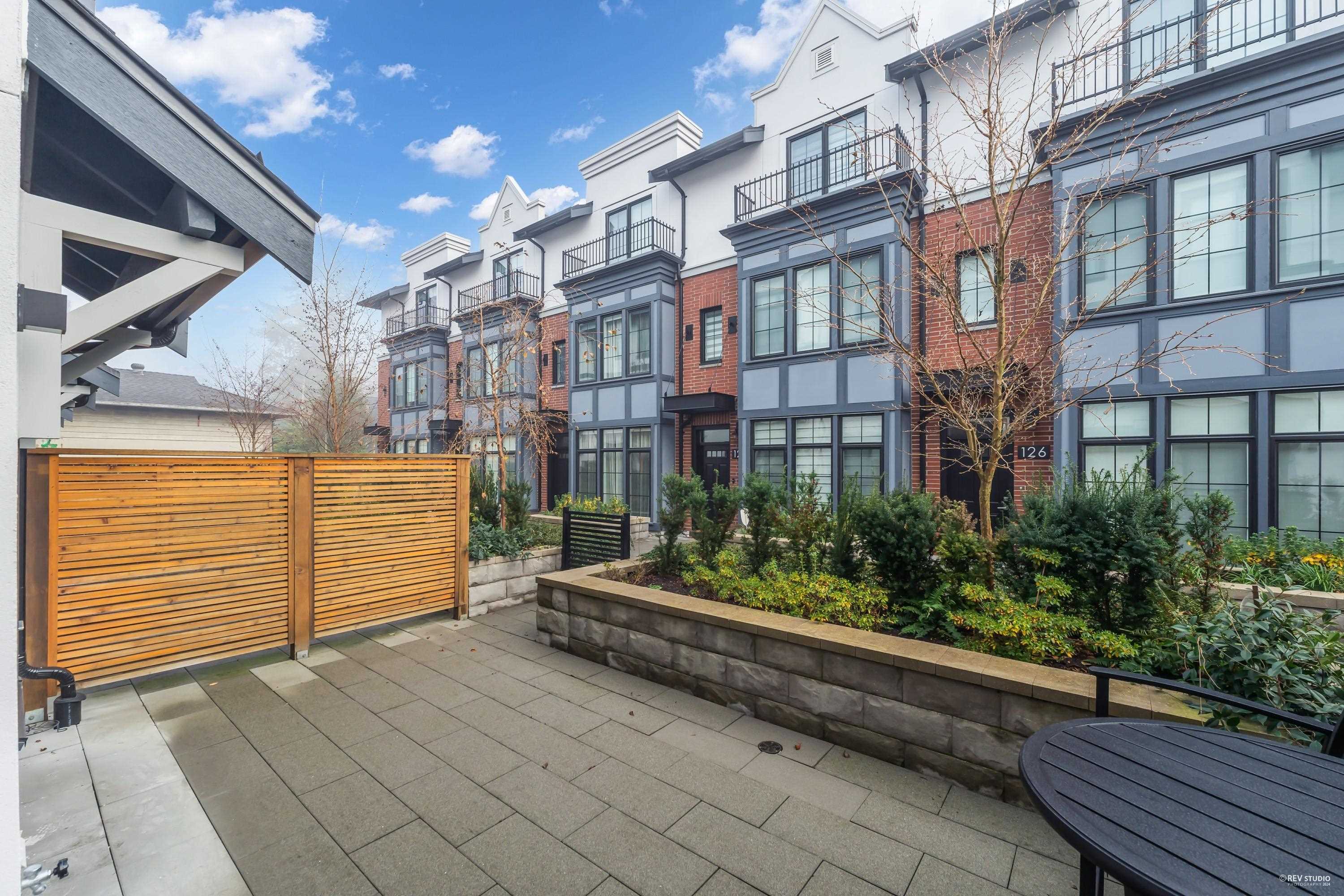 Listing image of 118 2070 CURLING ROAD