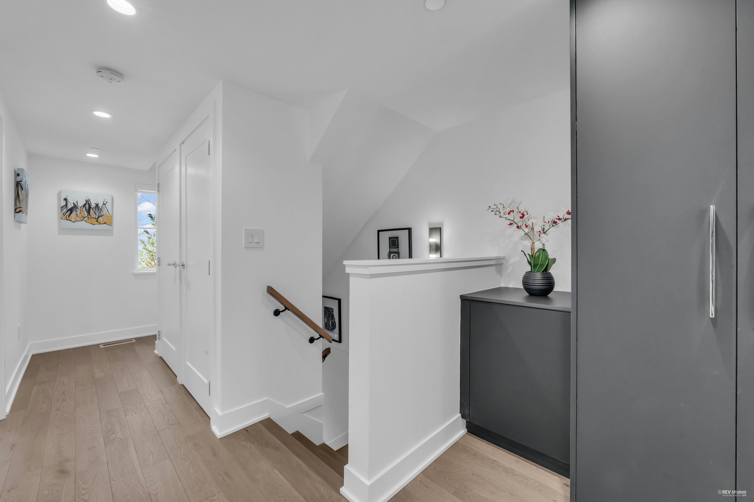 Listing image of 118 2070 CURLING ROAD