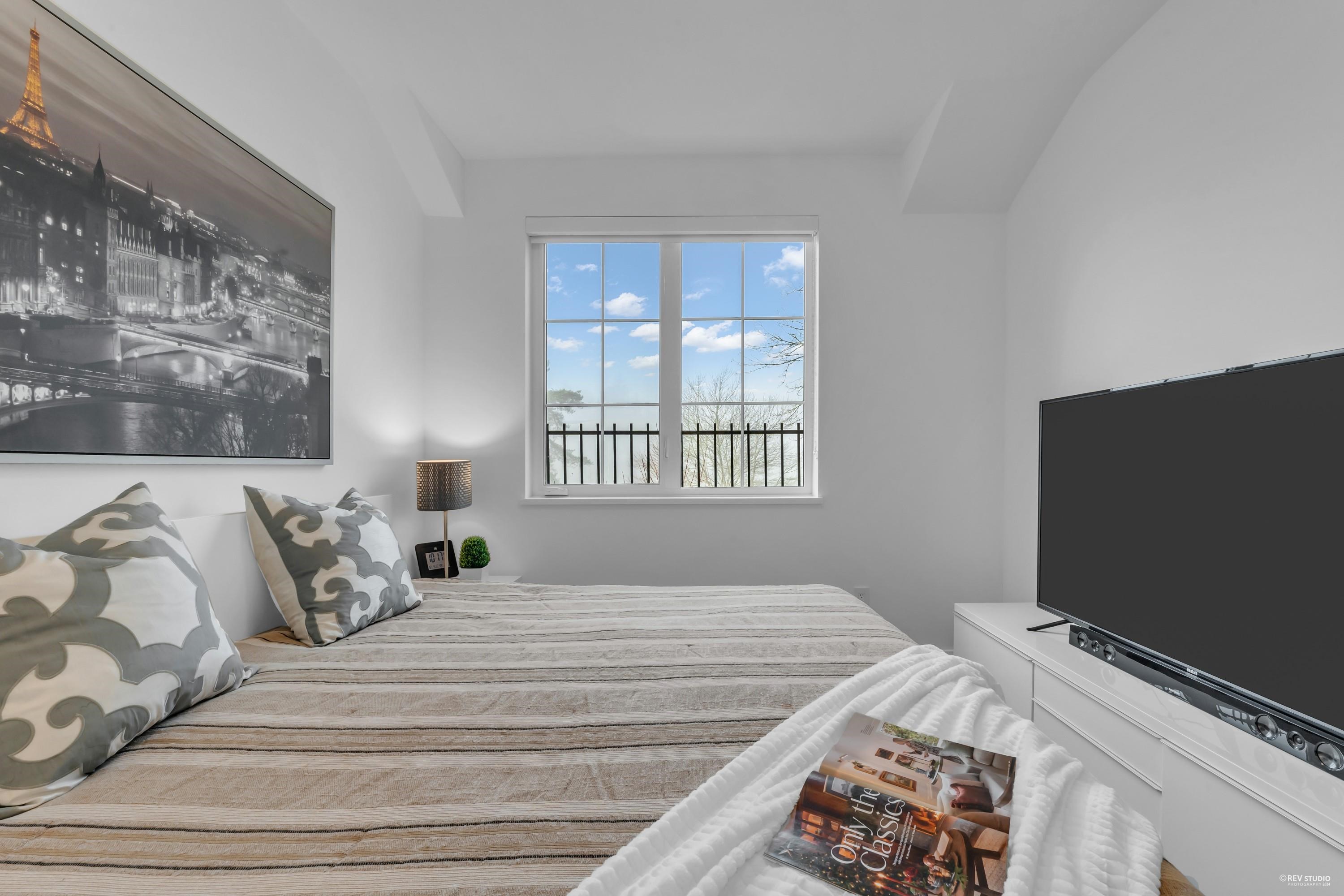 Listing image of 118 2070 CURLING ROAD