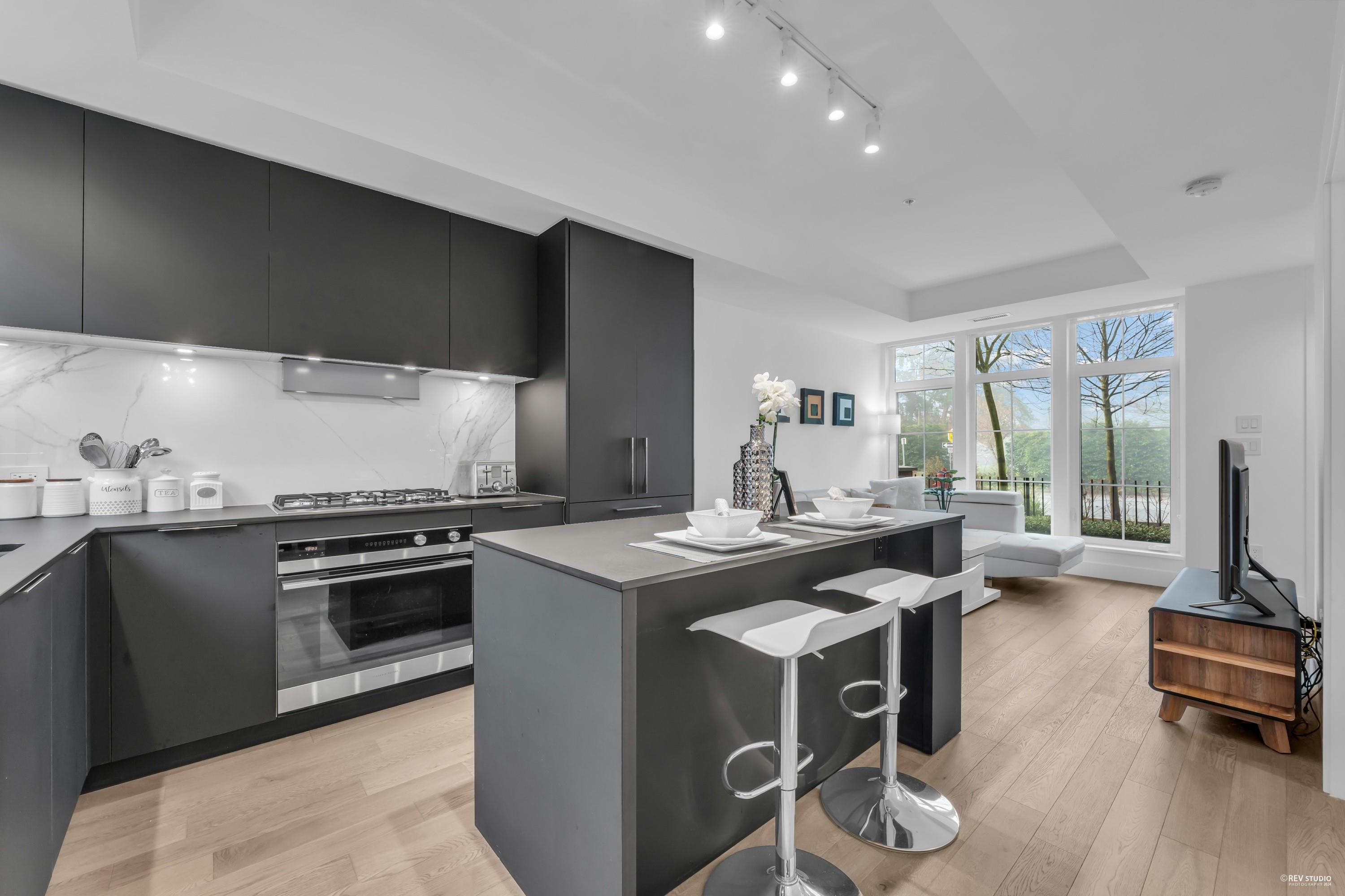 Listing image of 118 2070 CURLING ROAD