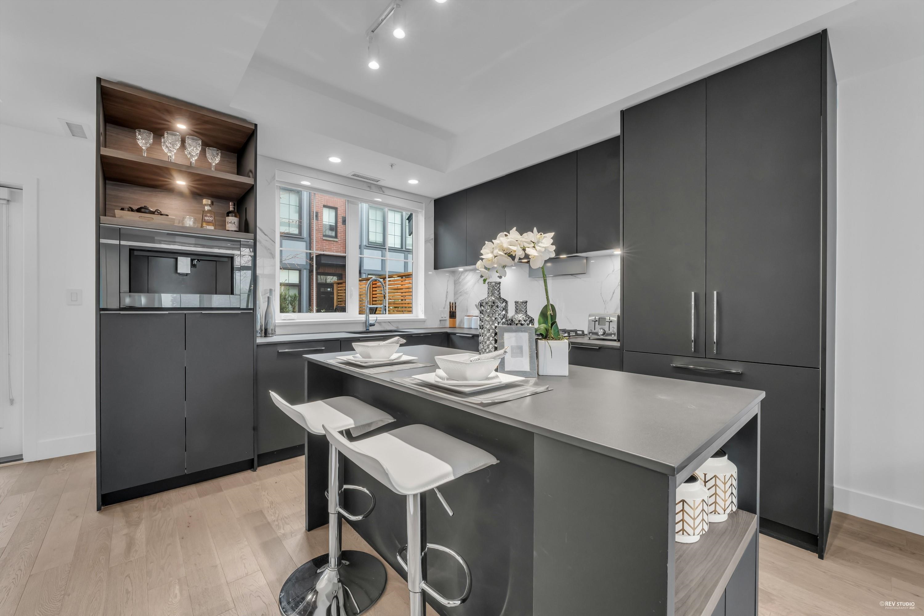 Listing image of 118 2070 CURLING ROAD
