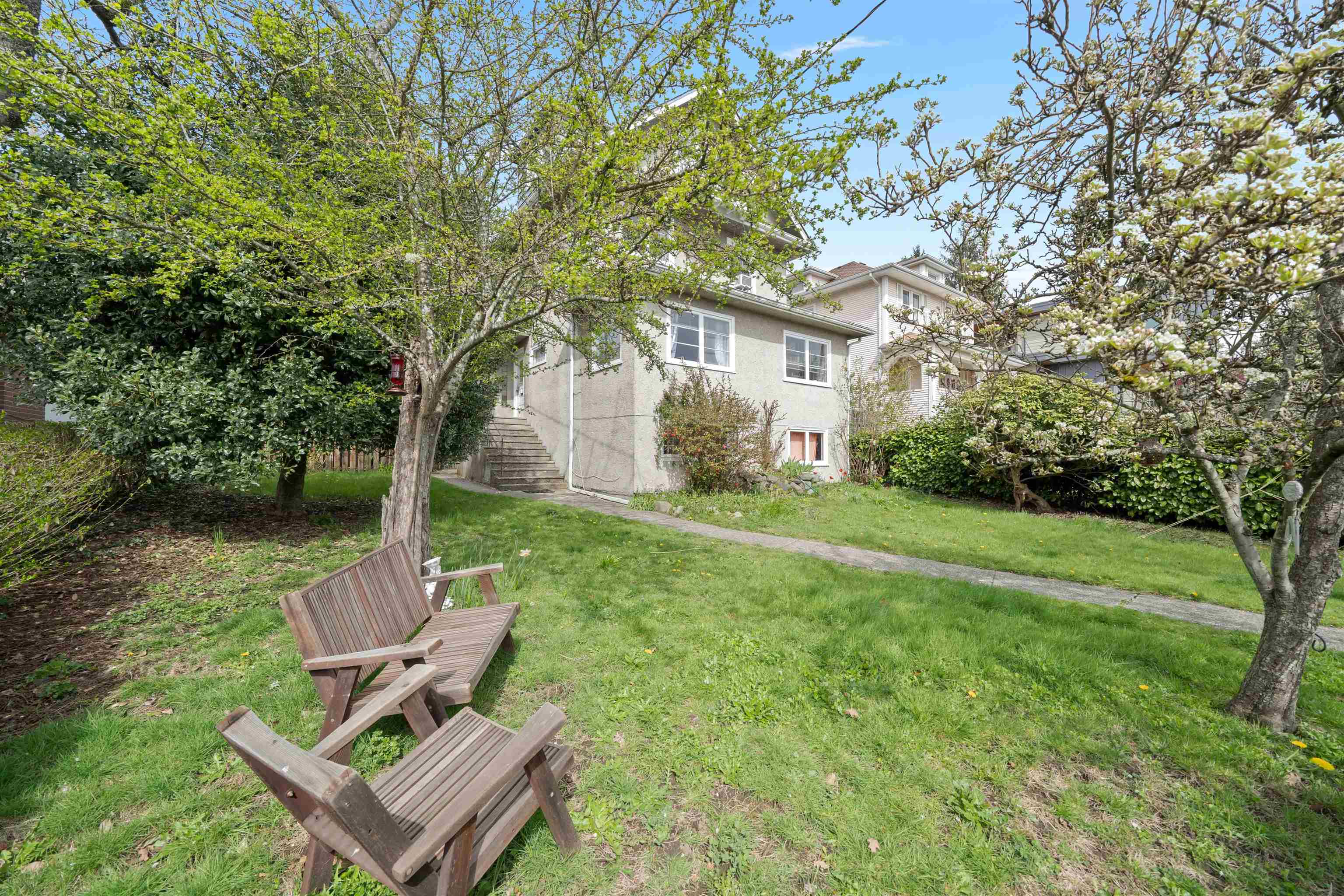 Listing image of 444 E 6TH STREET