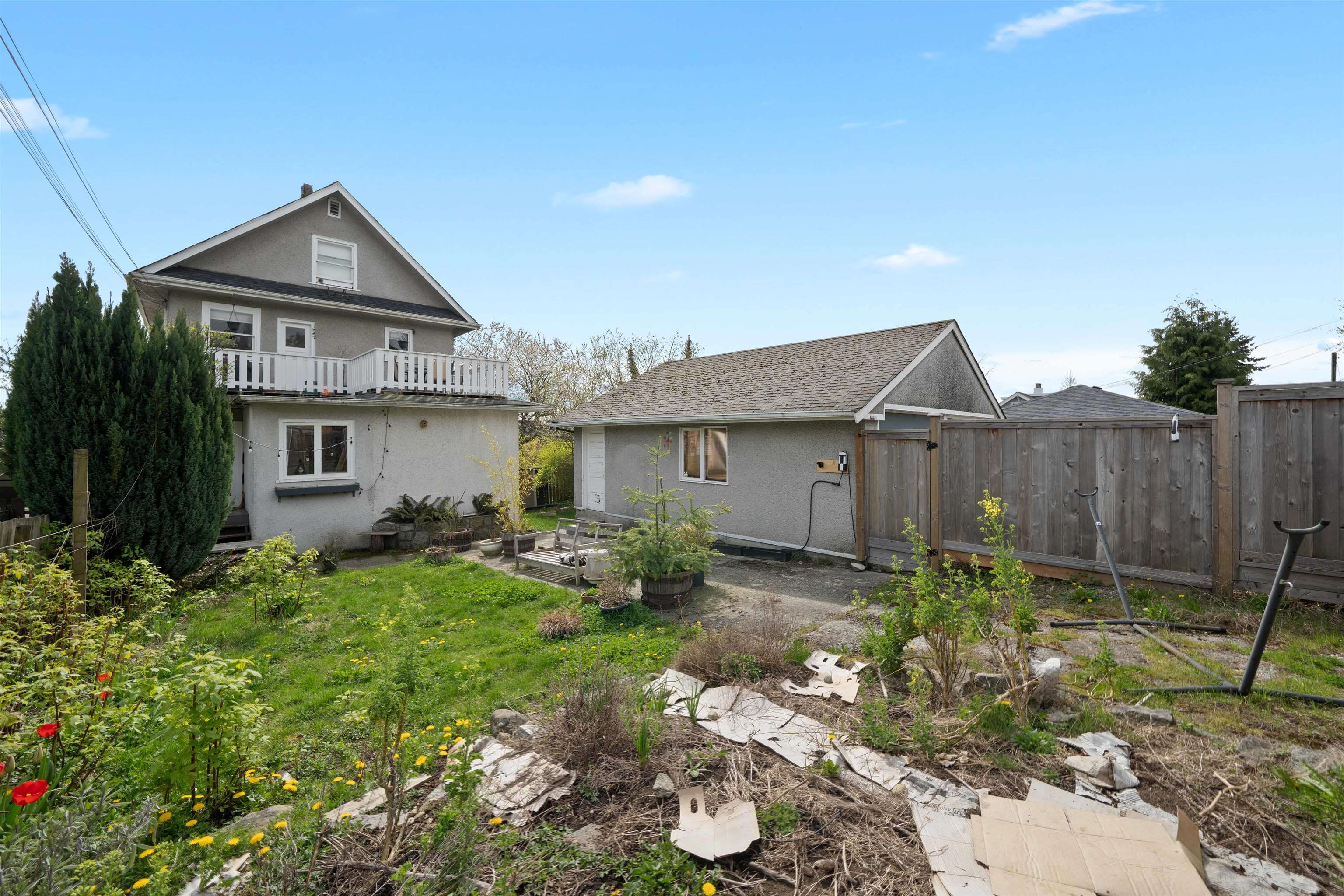 Listing image of 444 E 6TH STREET
