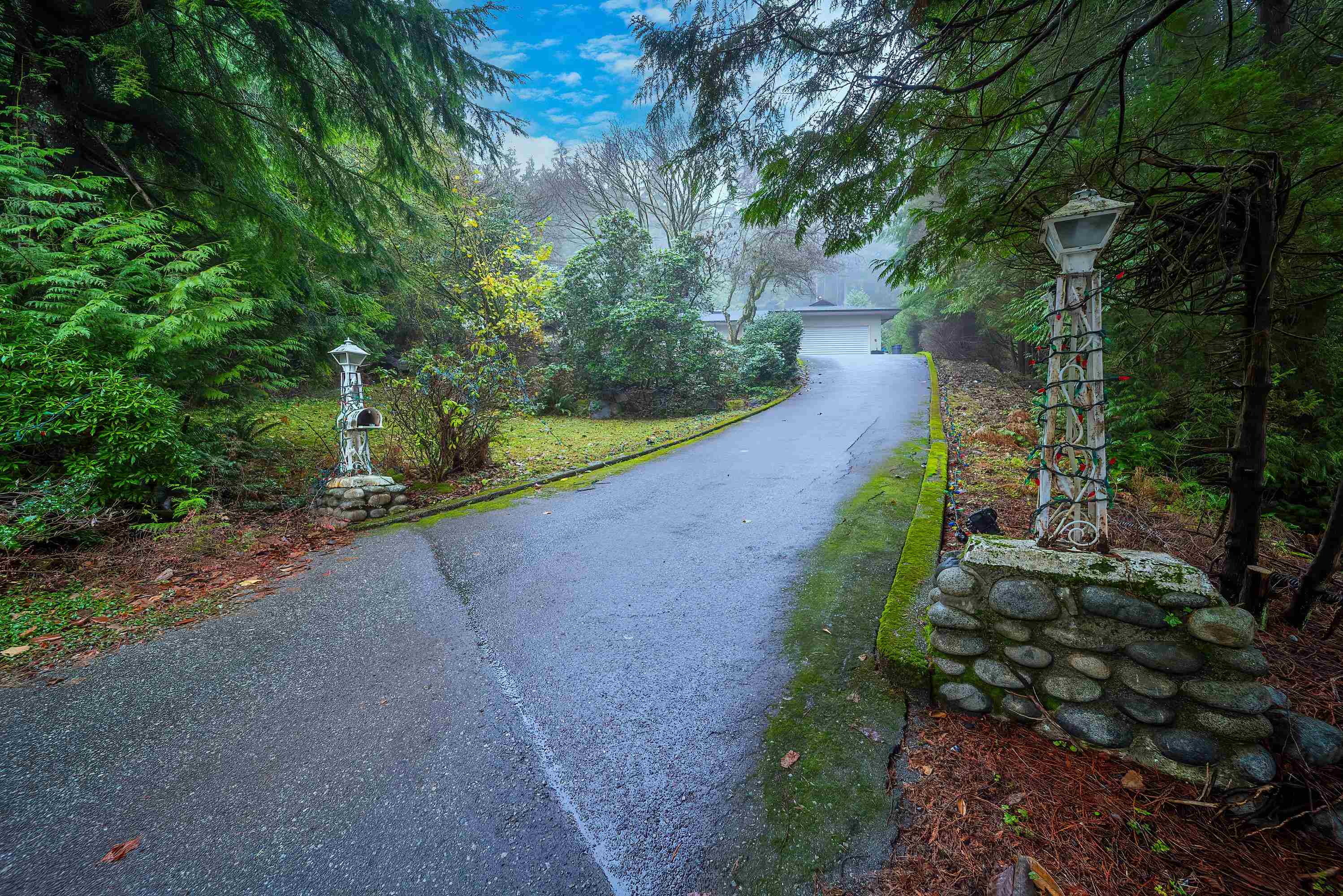 Listing image of 77 DESSWOOD PLACE