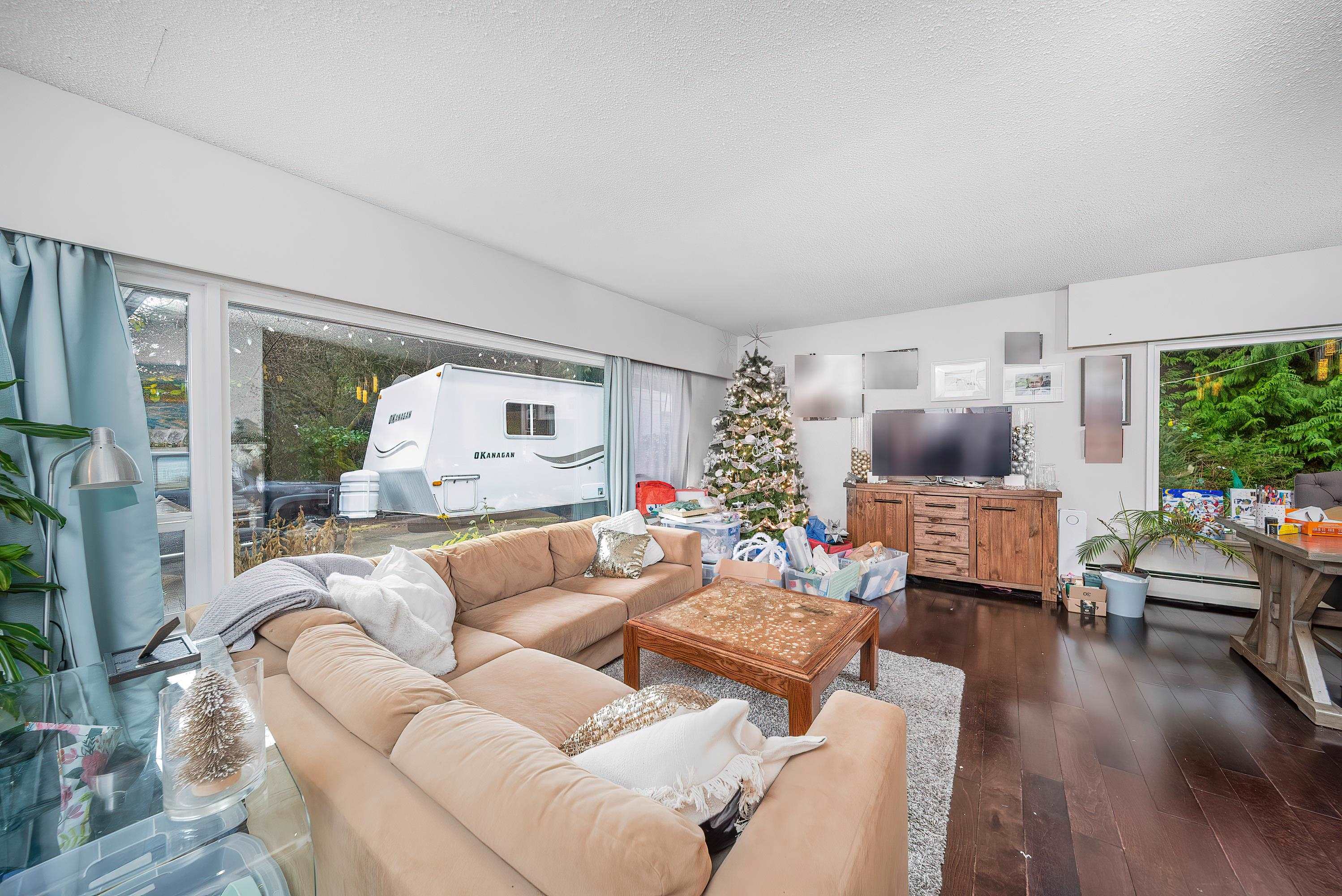 Listing image of 77 DESSWOOD PLACE