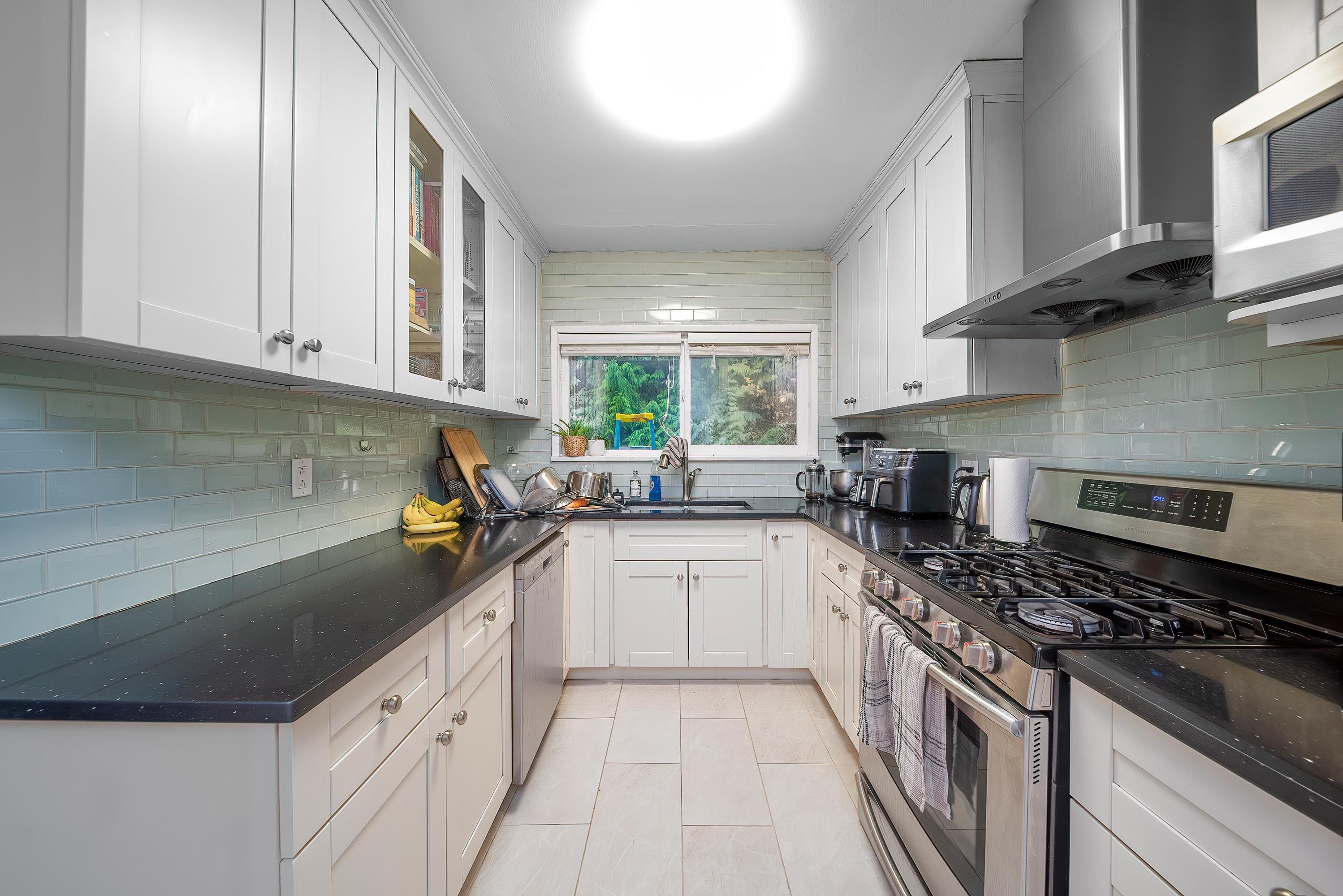 Listing image of 77 DESSWOOD PLACE