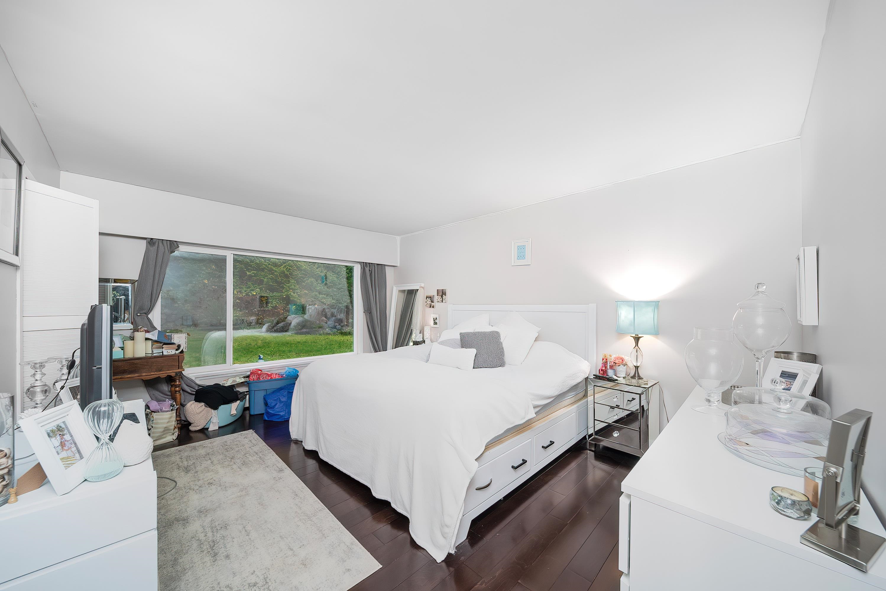 Listing image of 77 DESSWOOD PLACE