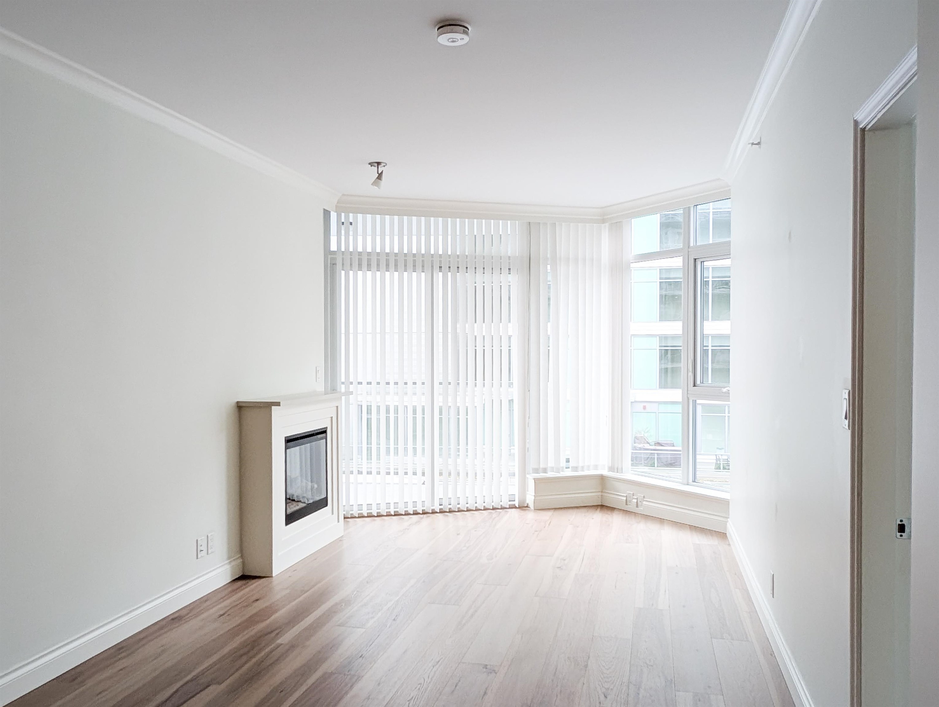 Listing image of 404 199 VICTORY SHIP WAY