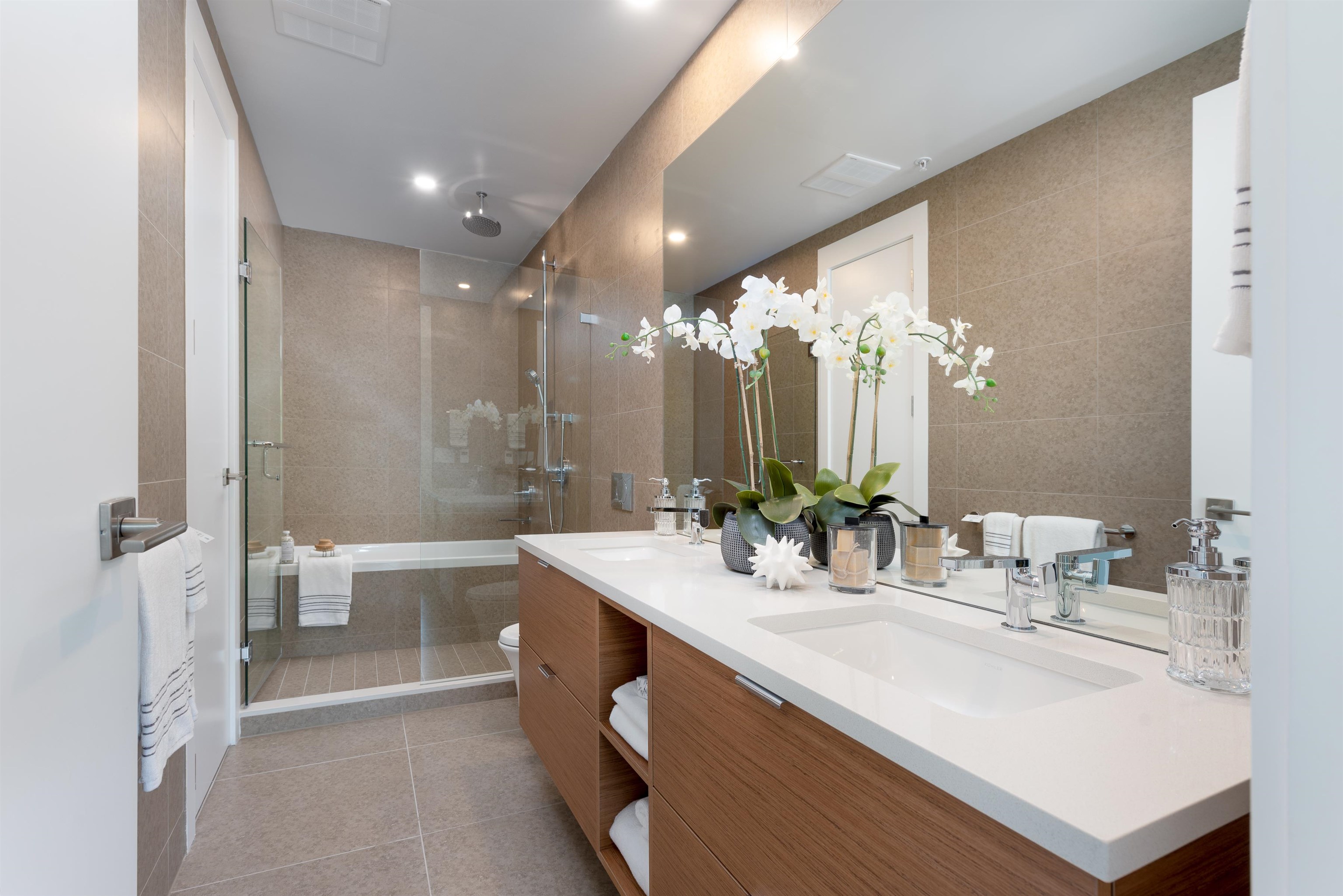 Listing image of 404 6699 NELSON AVENUE