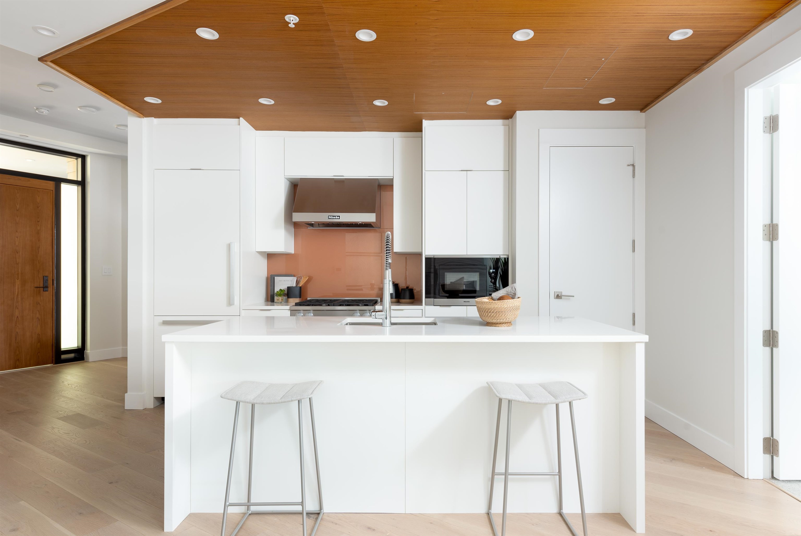 Listing image of 404 6699 NELSON AVENUE