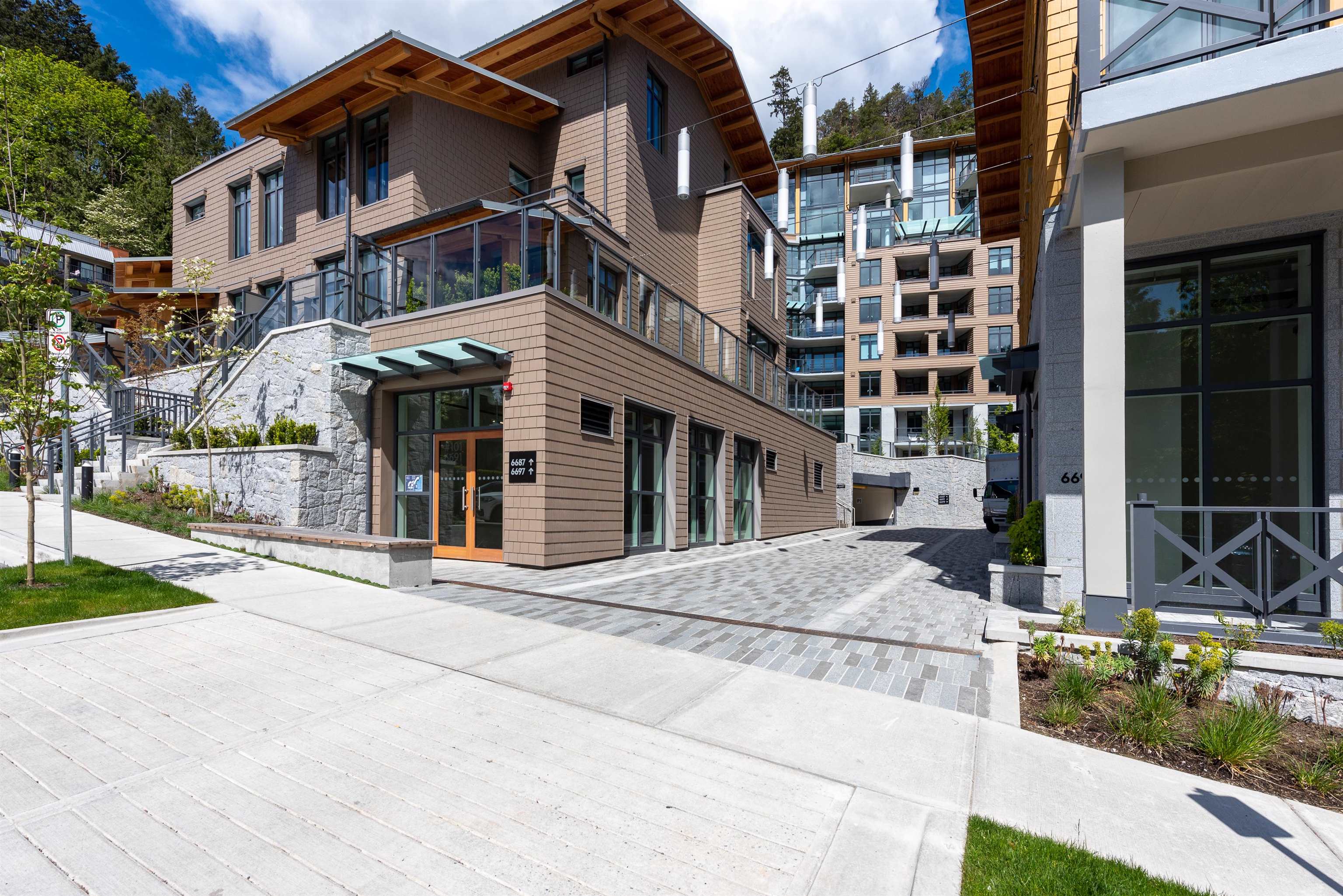 Listing image of 404 6699 NELSON AVENUE