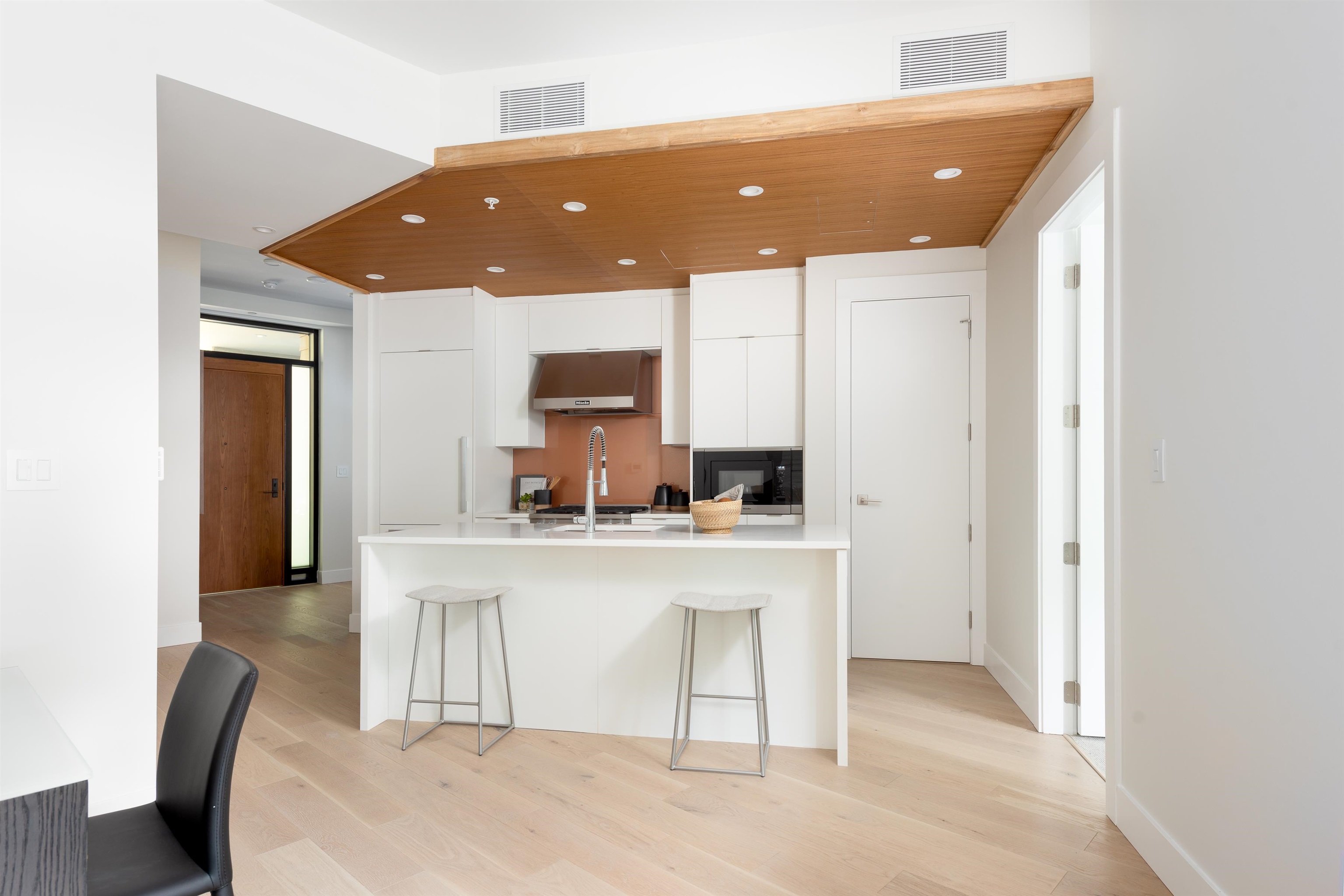 Listing image of 404 6699 NELSON AVENUE