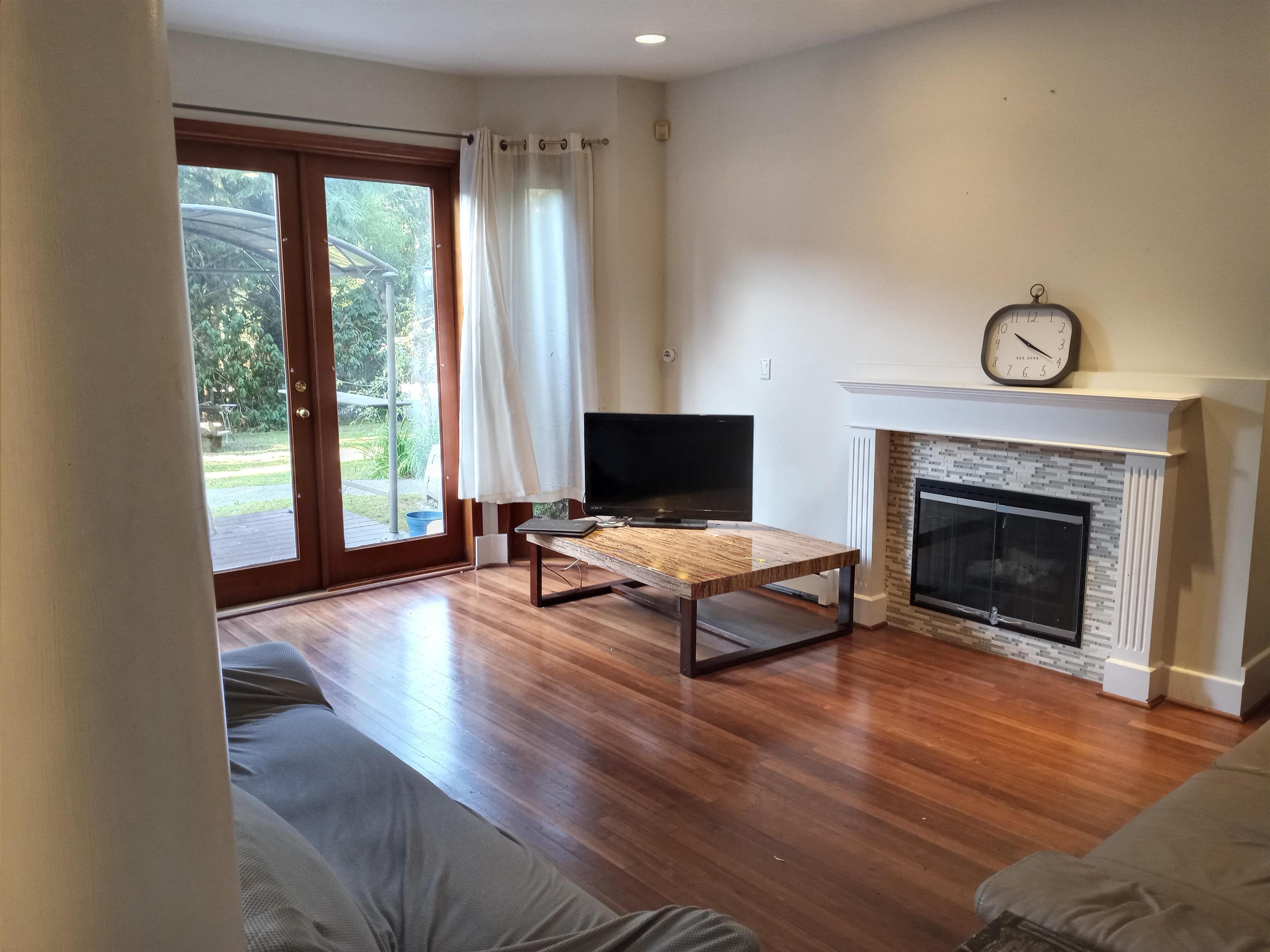 Listing image of 992 3RD STREET