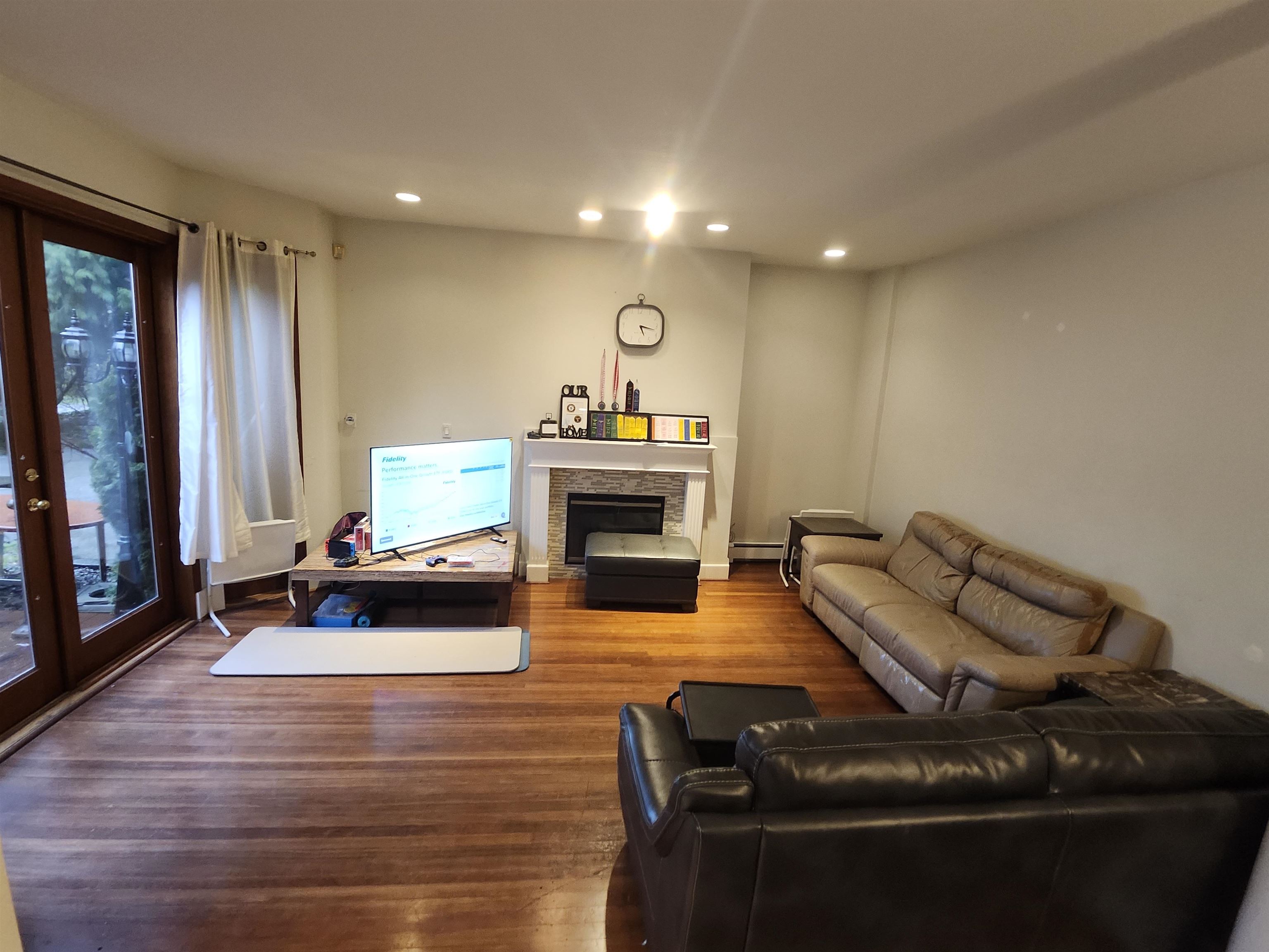 Listing image of 992 3RD STREET