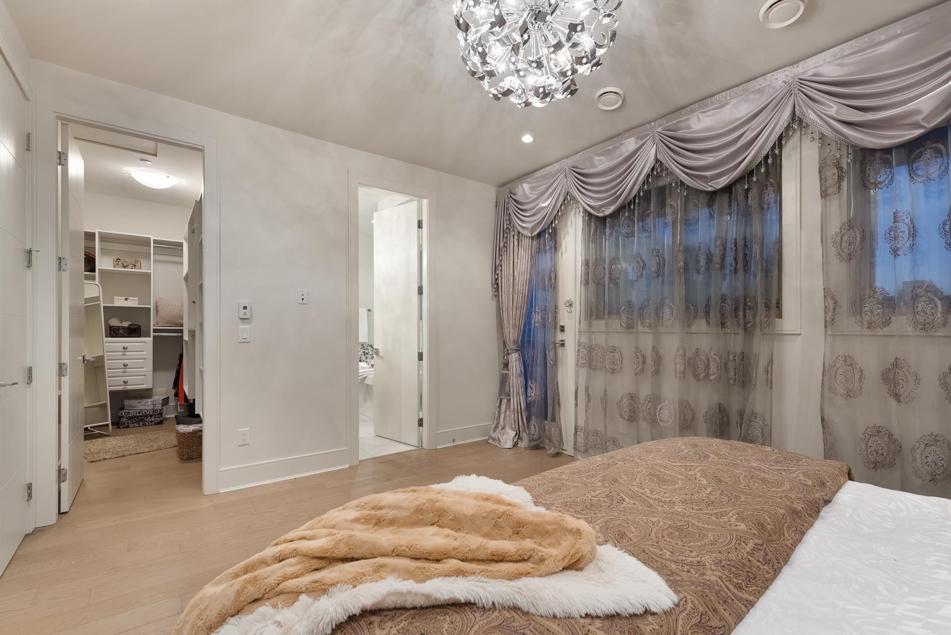 Listing image of 1450 FULTON AVENUE