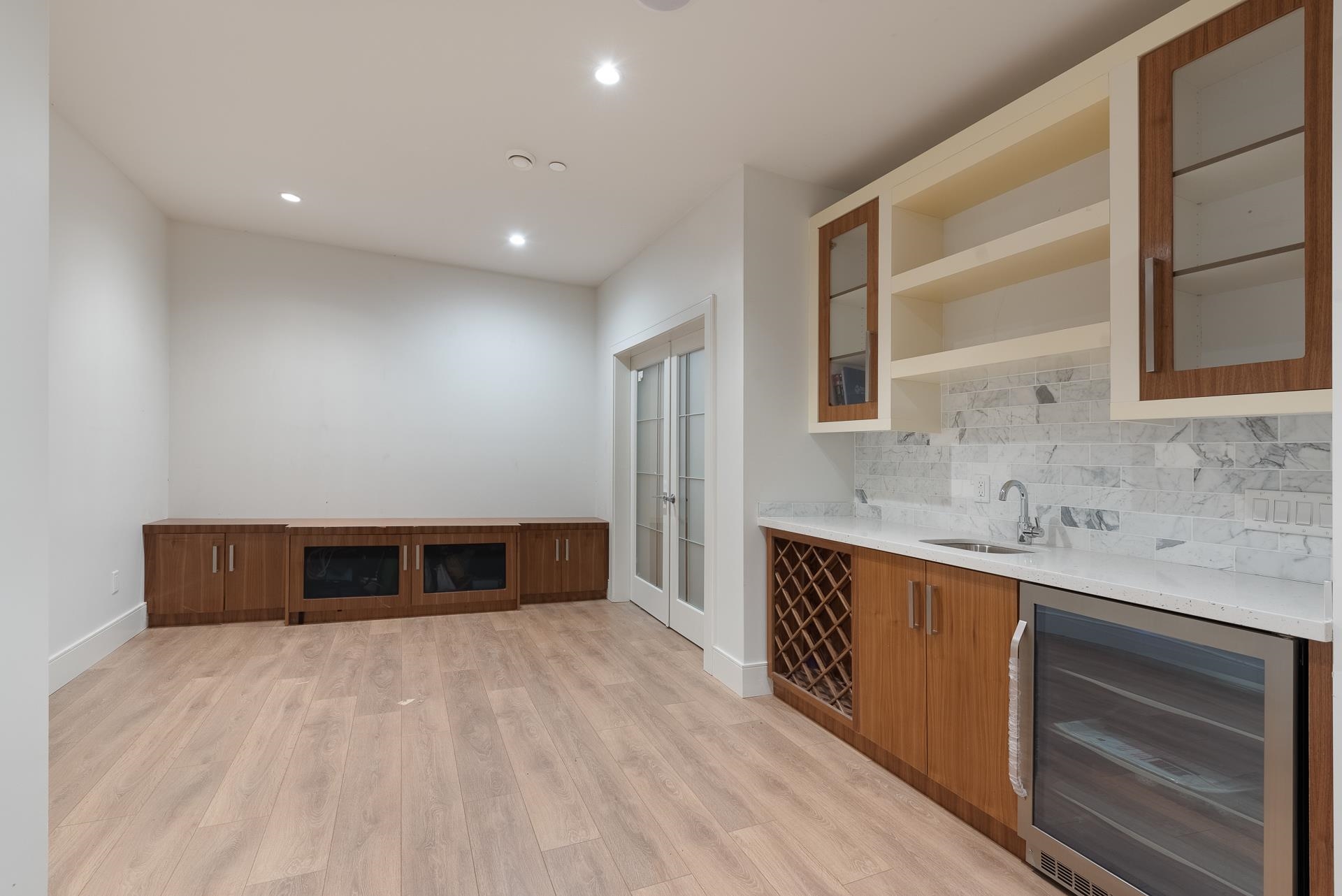 Listing image of 1450 FULTON AVENUE