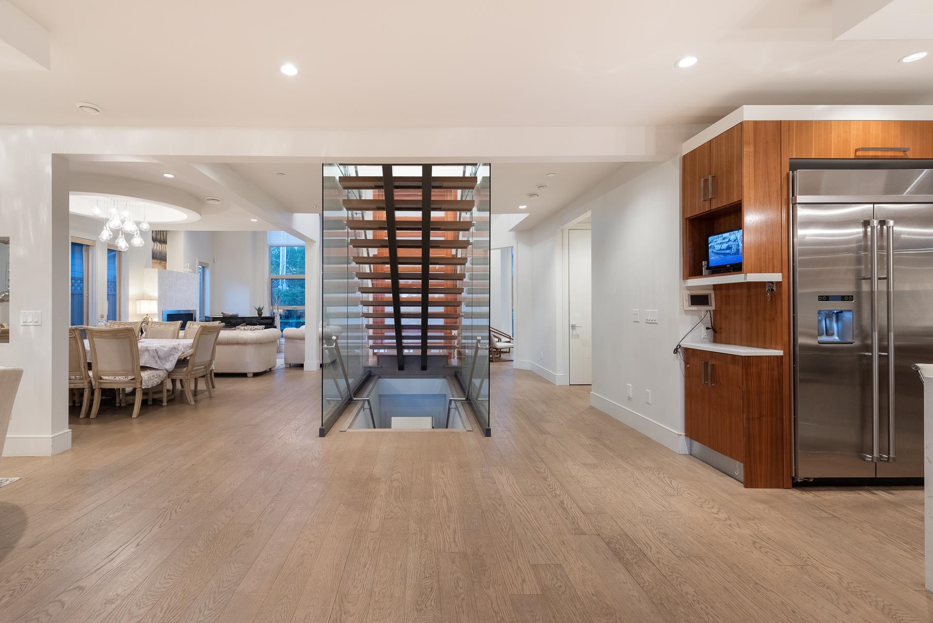 Listing image of 1450 FULTON AVENUE