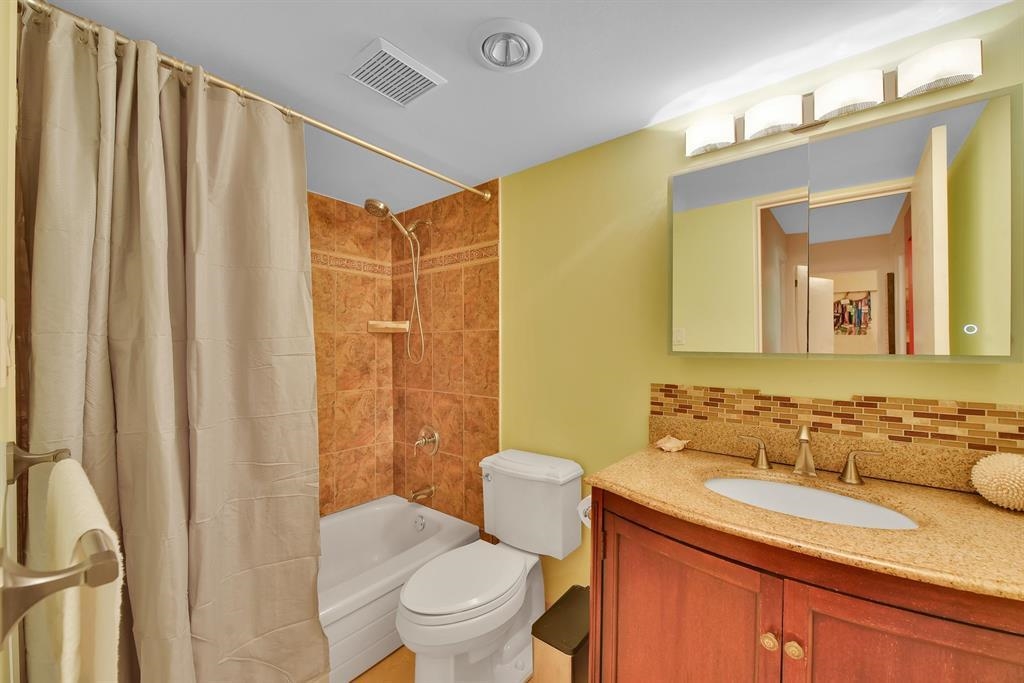 Listing image of 302 555 W 28TH STREET