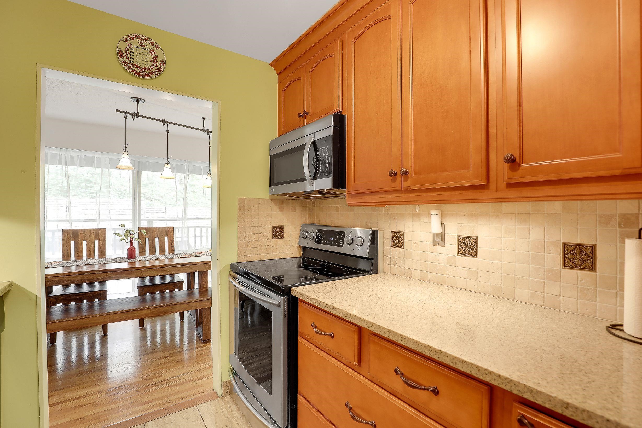 Listing image of 302 555 W 28TH STREET