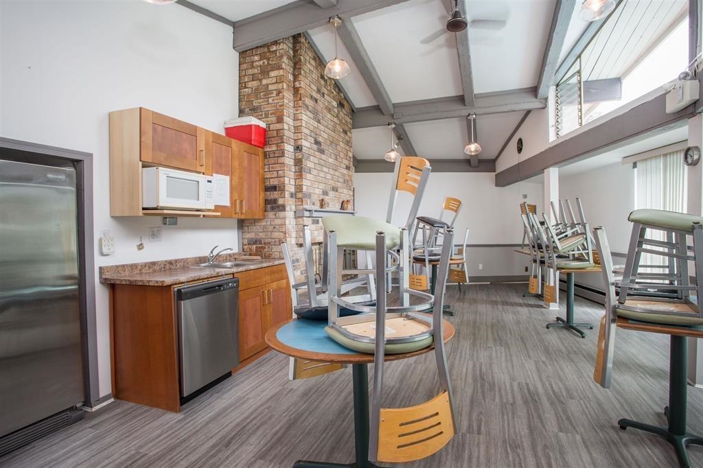 Listing image of 302 555 W 28TH STREET