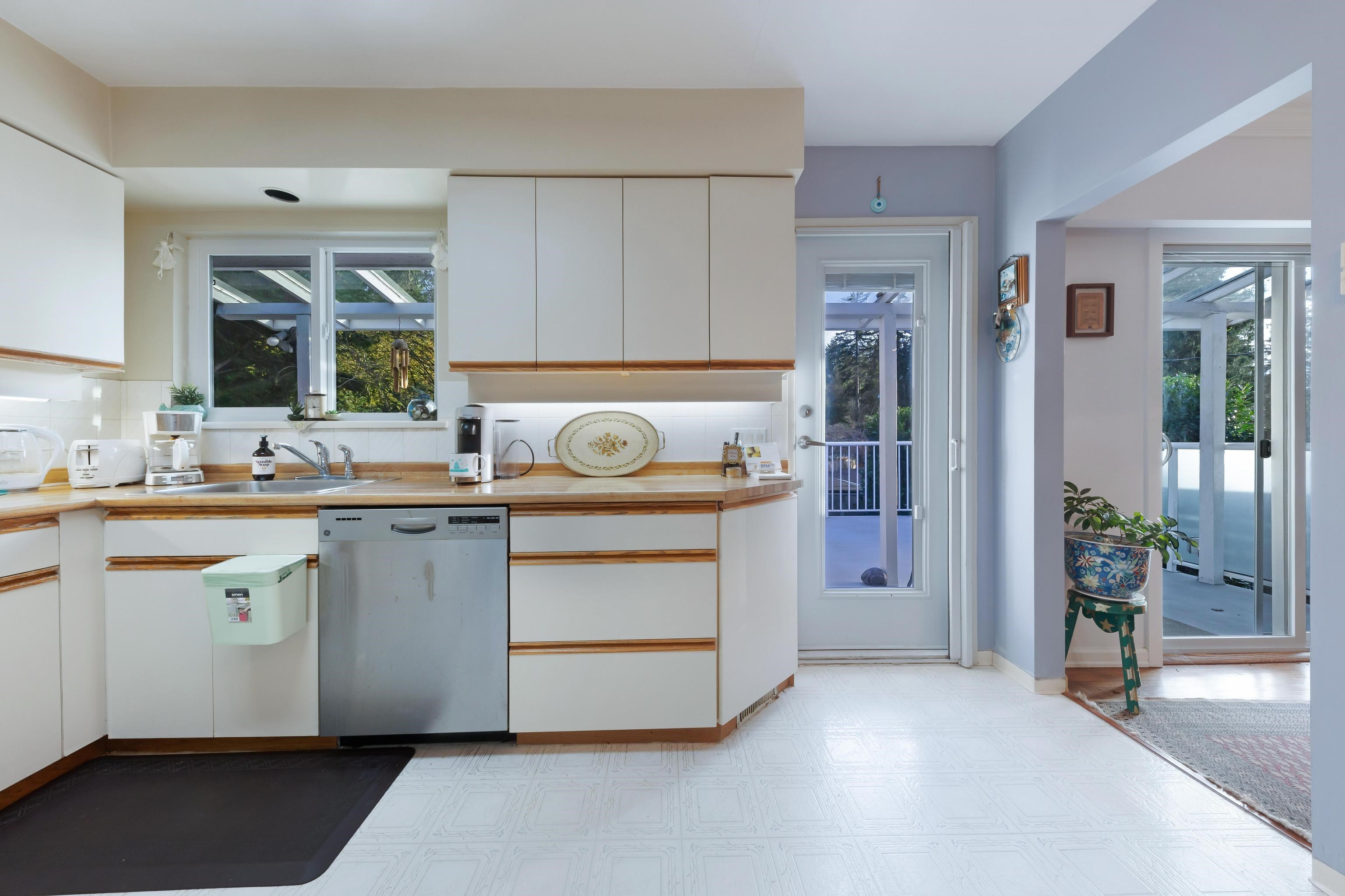 Listing image of 1820 LARSON ROAD