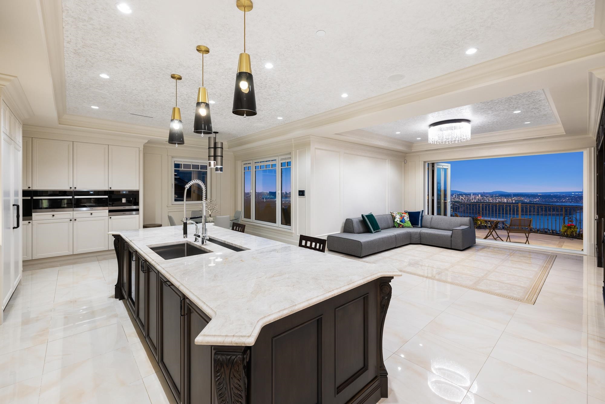 Listing image of 1365 WHITBY ROAD