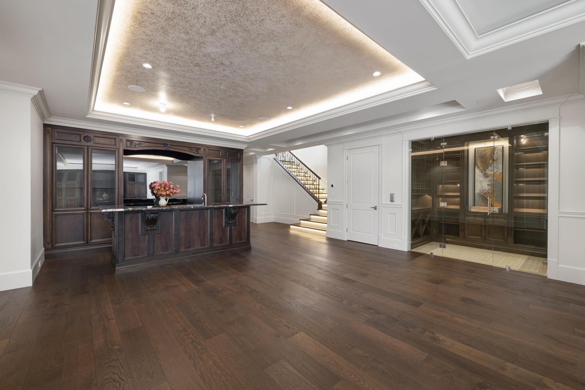 Listing image of 1365 WHITBY ROAD