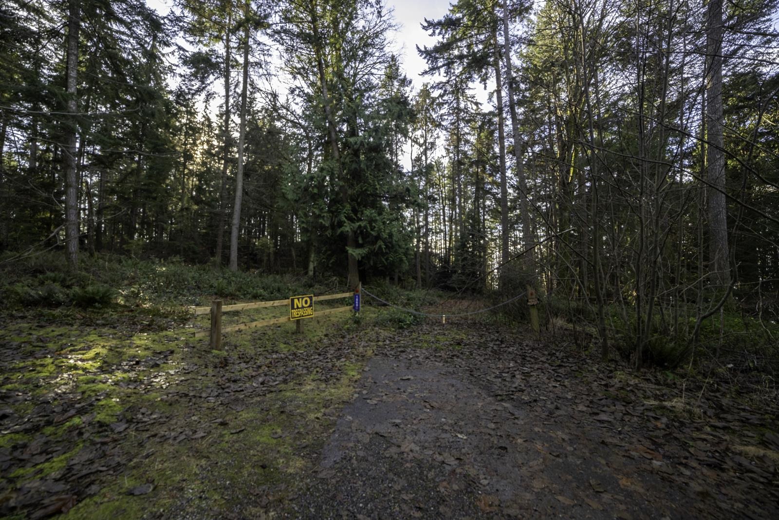 Listing image of 1860 LIGHTHOUSE LANE