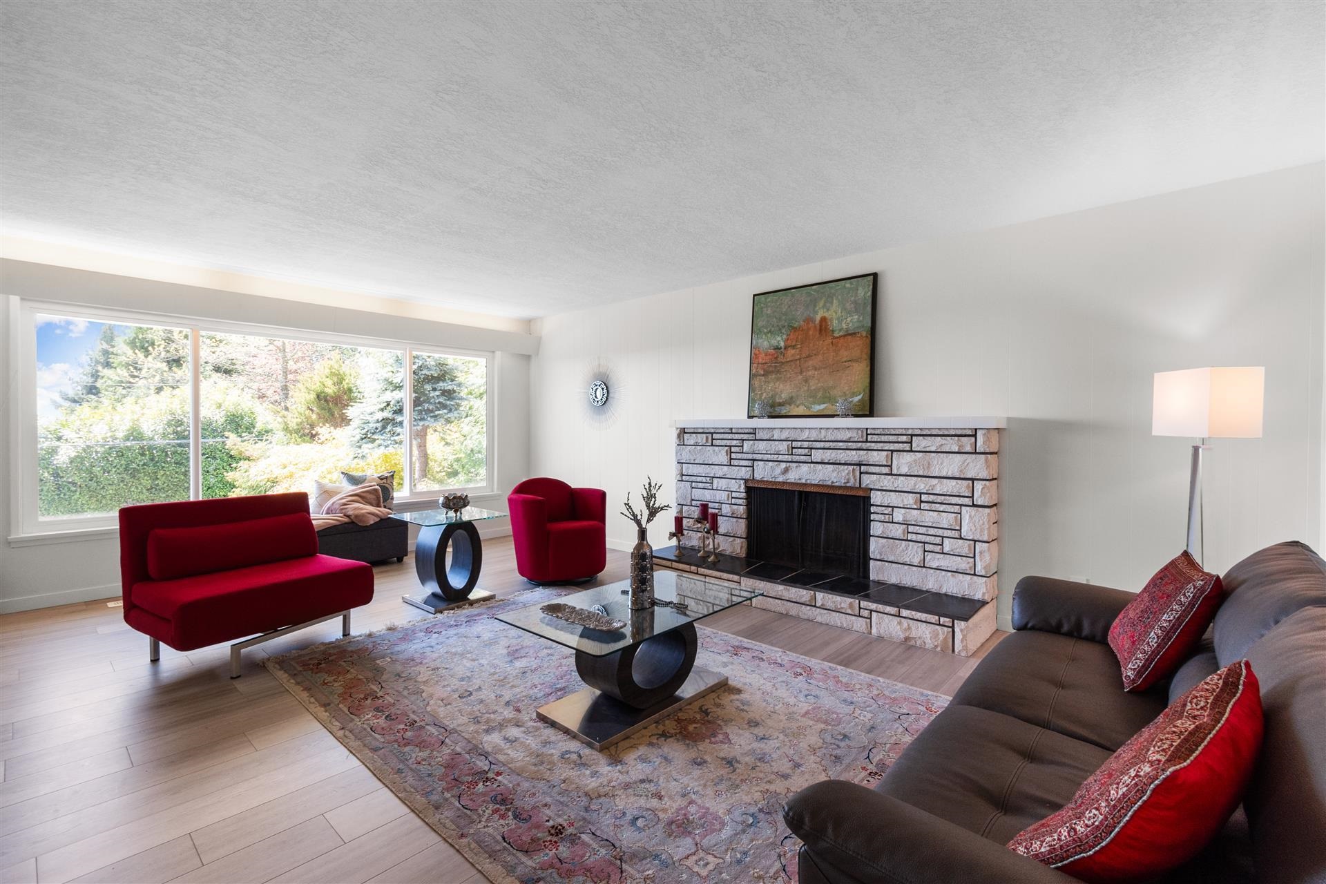 Listing image of 1895 ROSEBERY AVENUE