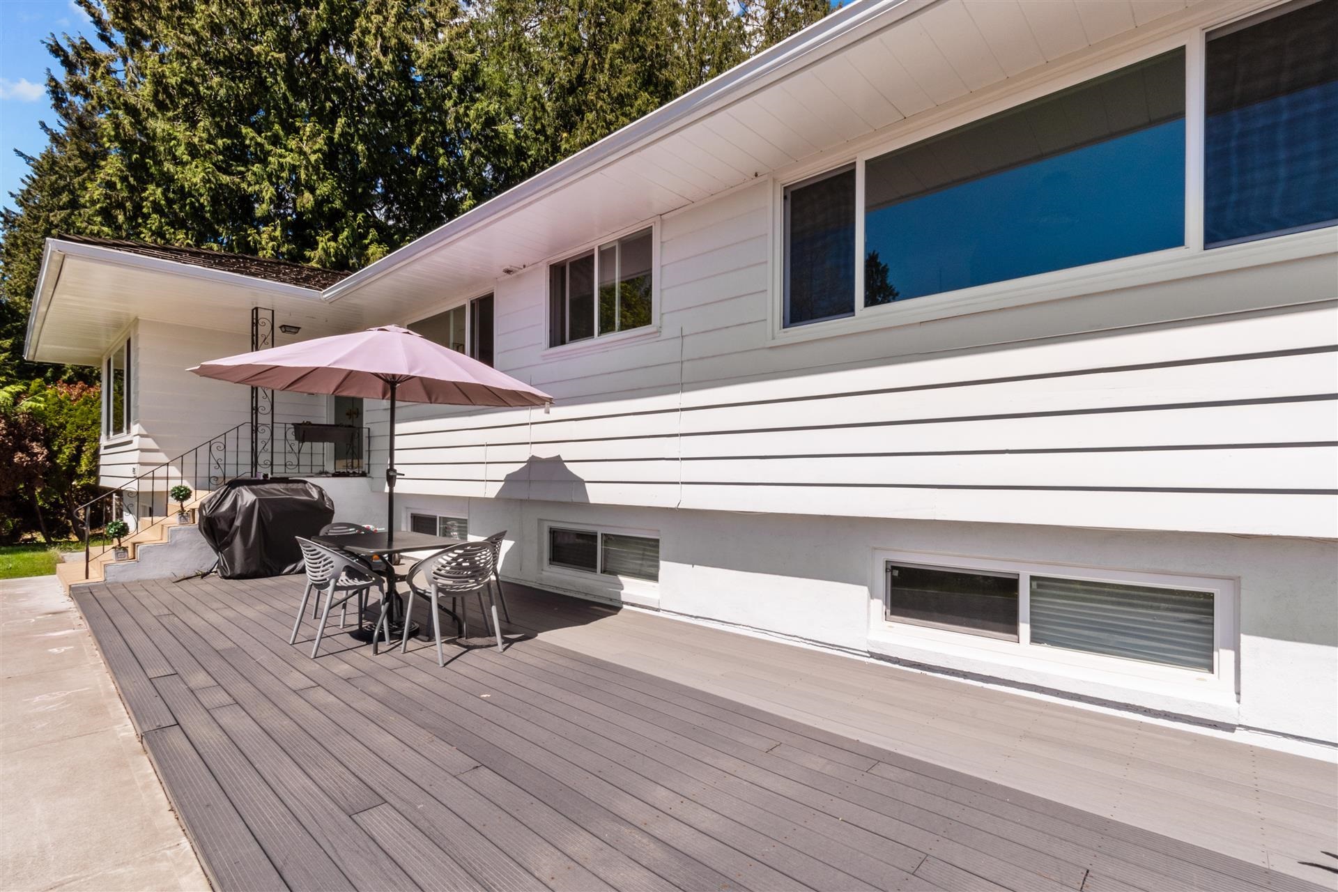 Listing image of 1895 ROSEBERY AVENUE