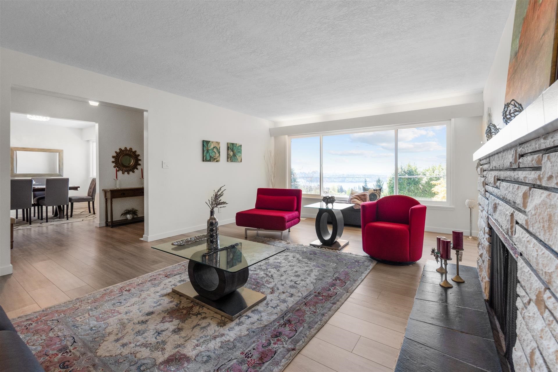 Listing image of 1895 ROSEBERY AVENUE