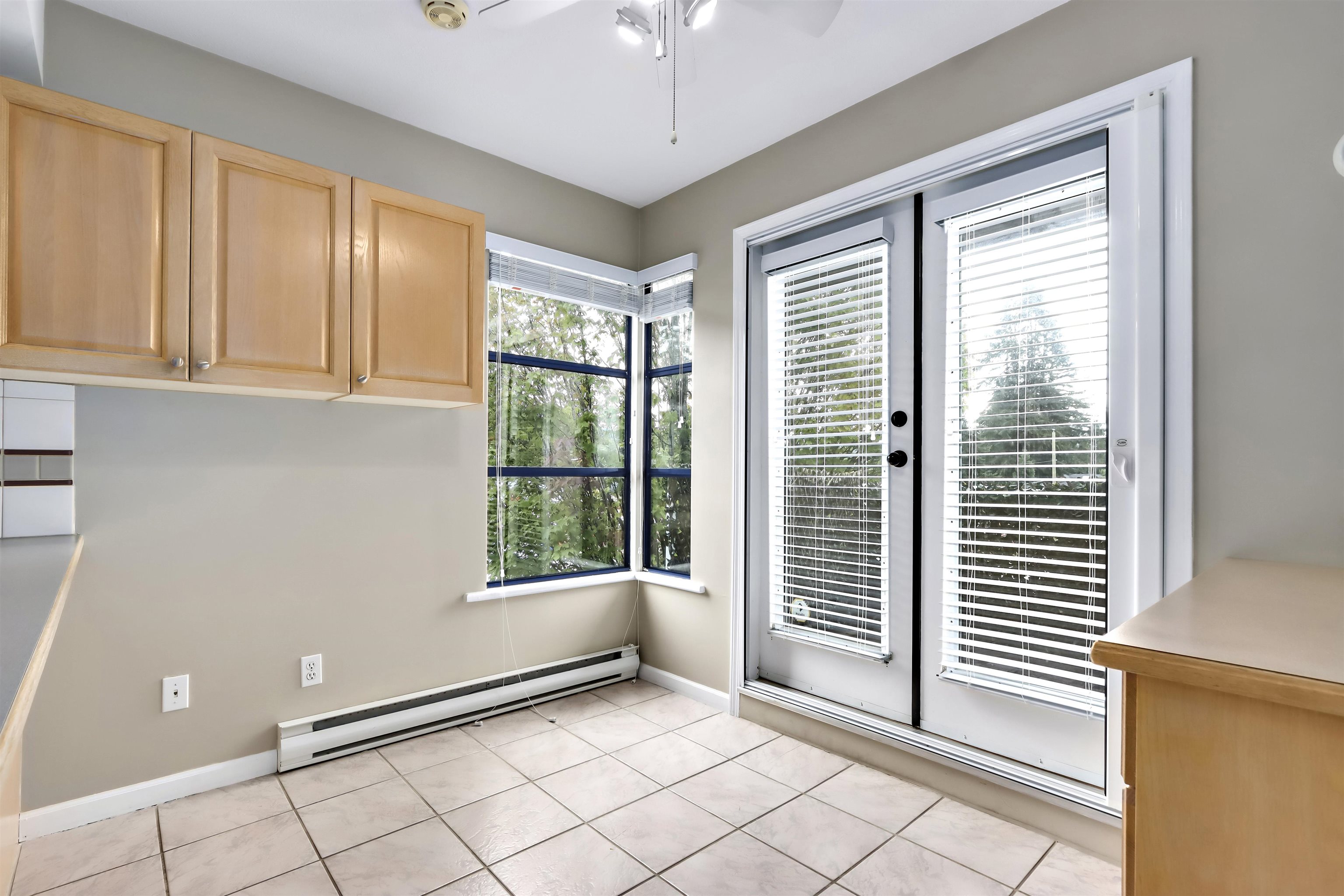 Listing image of 301 3151 WOODBINE DRIVE