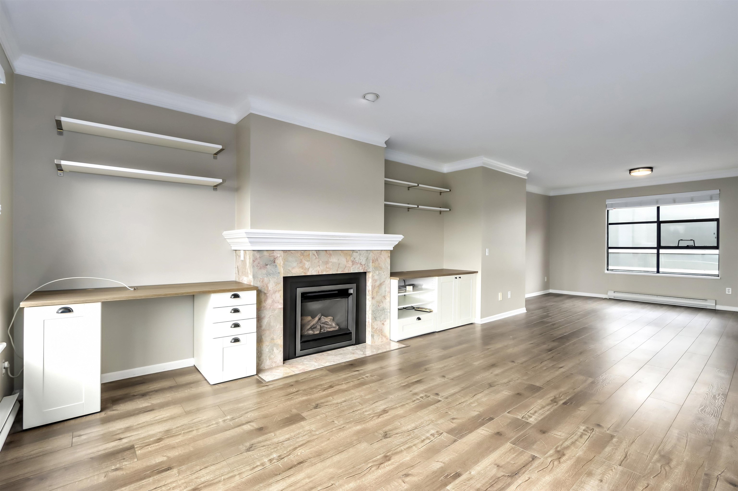 Listing image of 301 3151 WOODBINE DRIVE