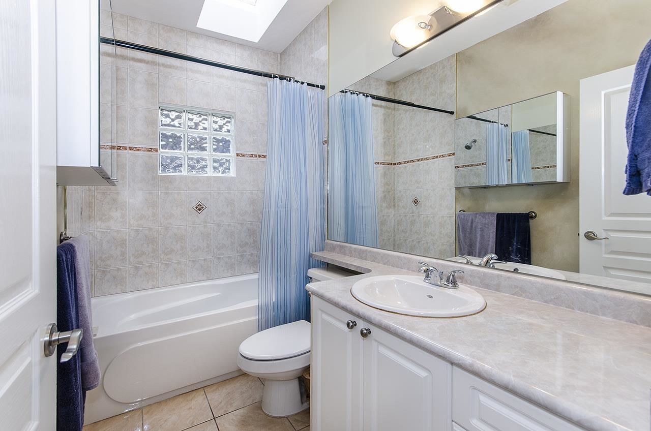 Listing image of 522 E 4TH STREET