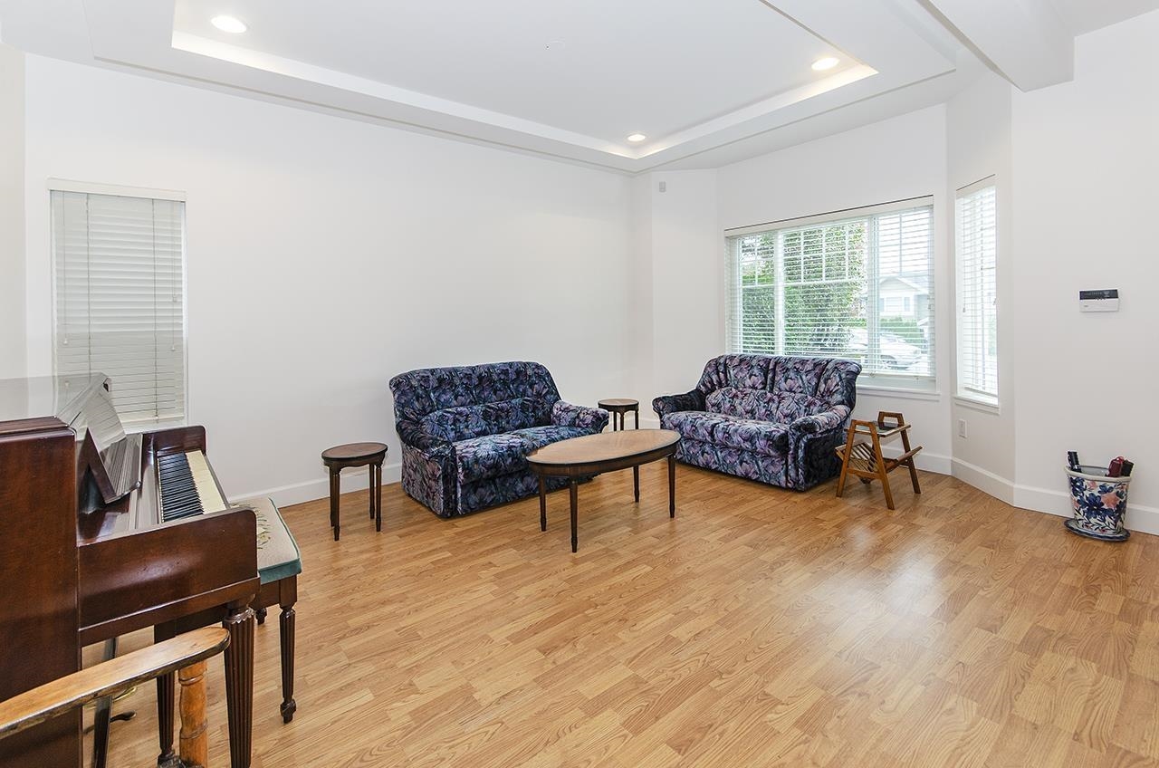 Listing image of 522 E 4TH STREET